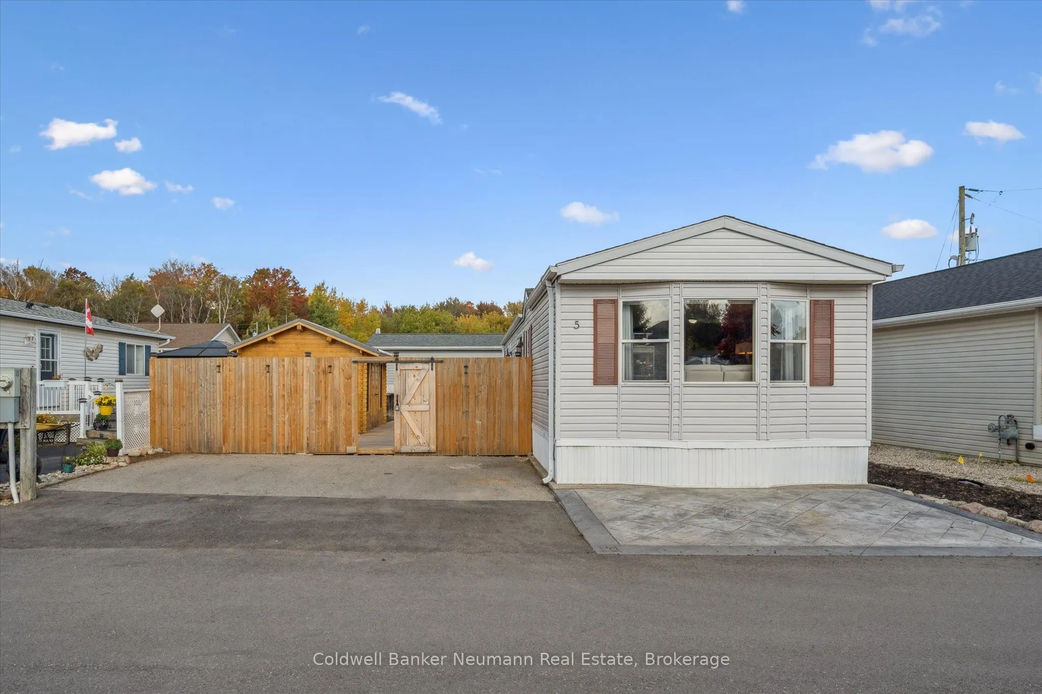 5 Walnut Way