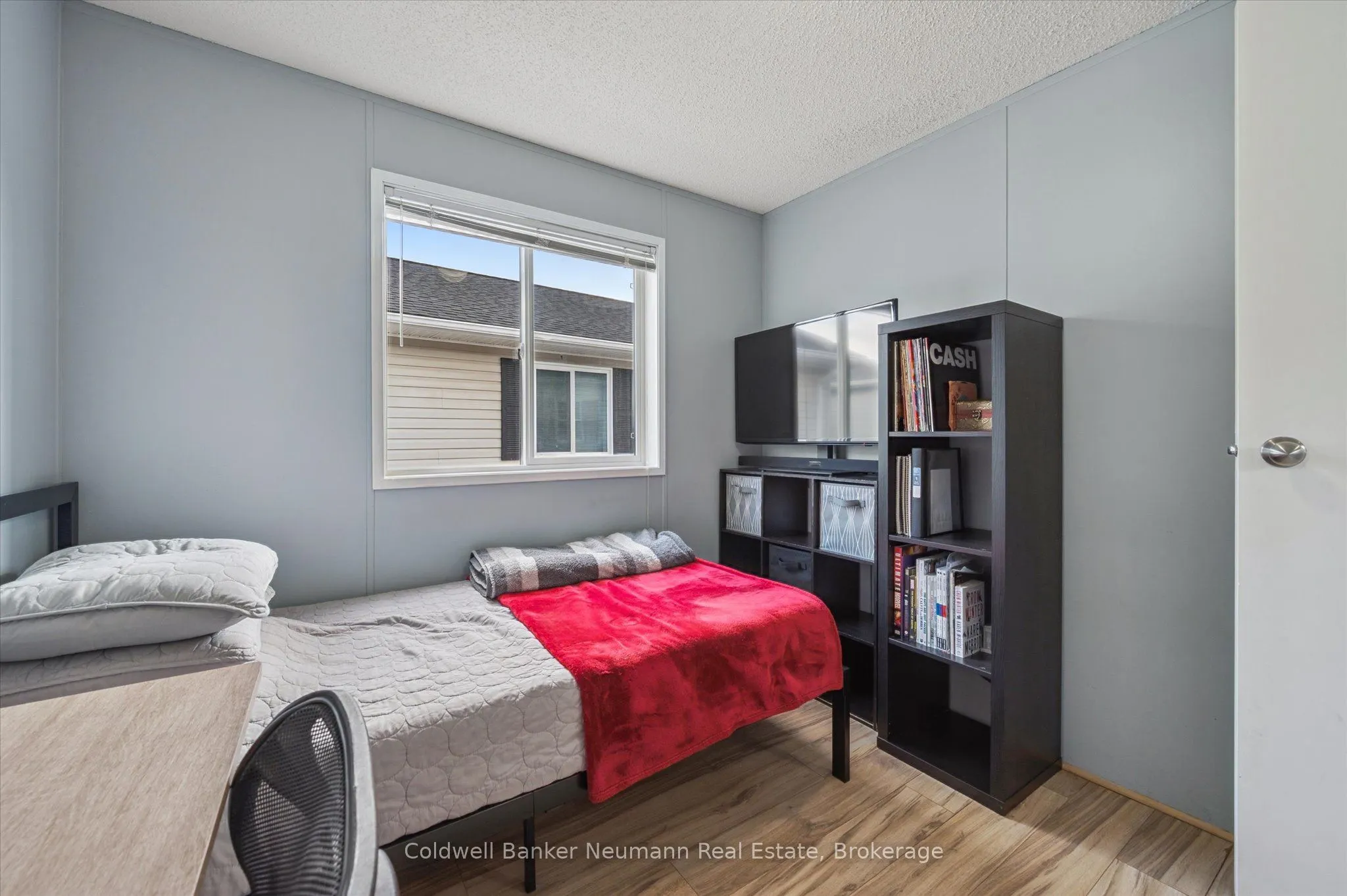 5 Walnut Way