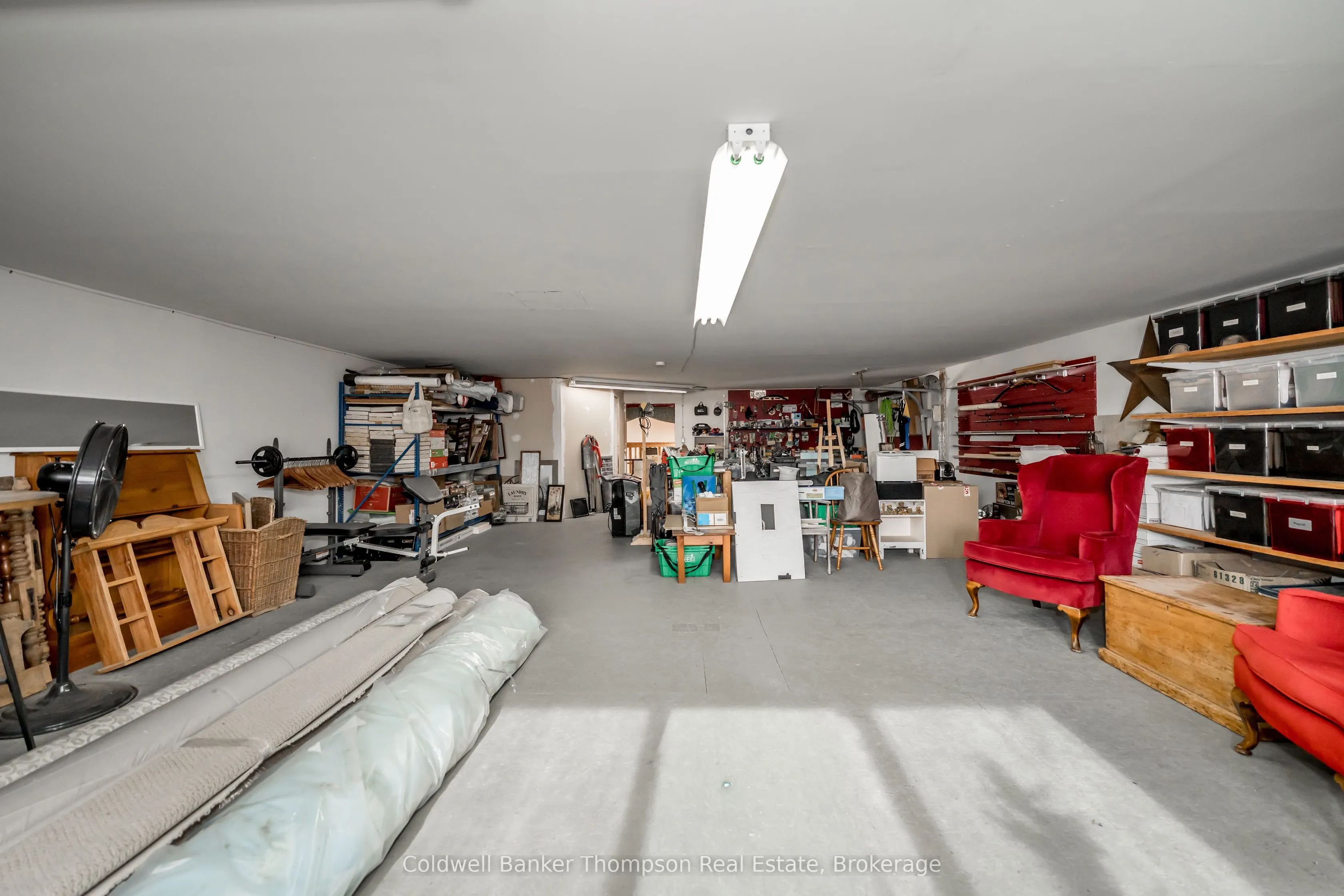 112 Lindgren Road W