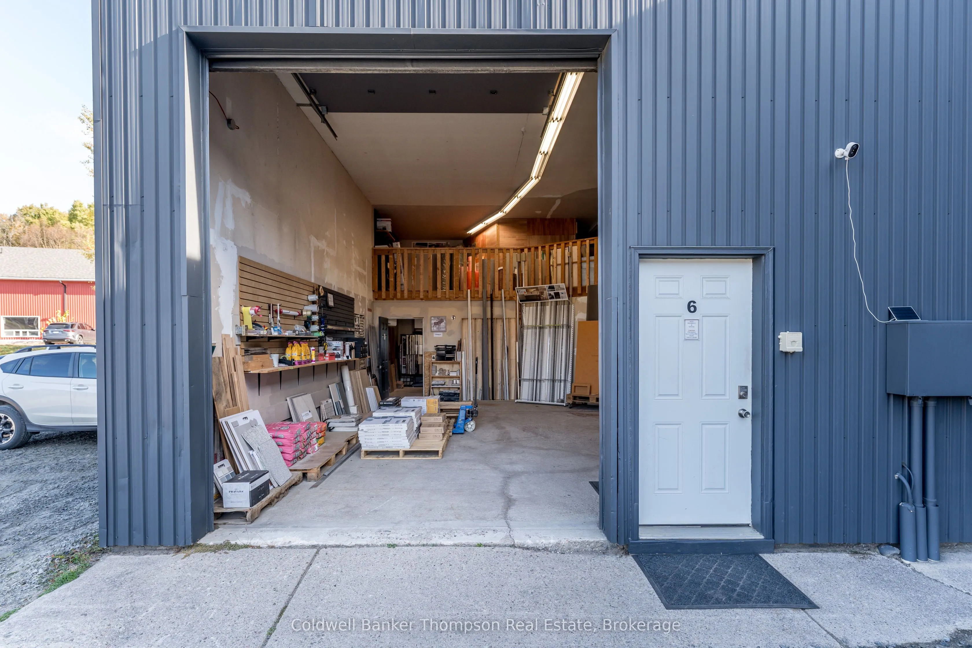 112 Lindgren Road W