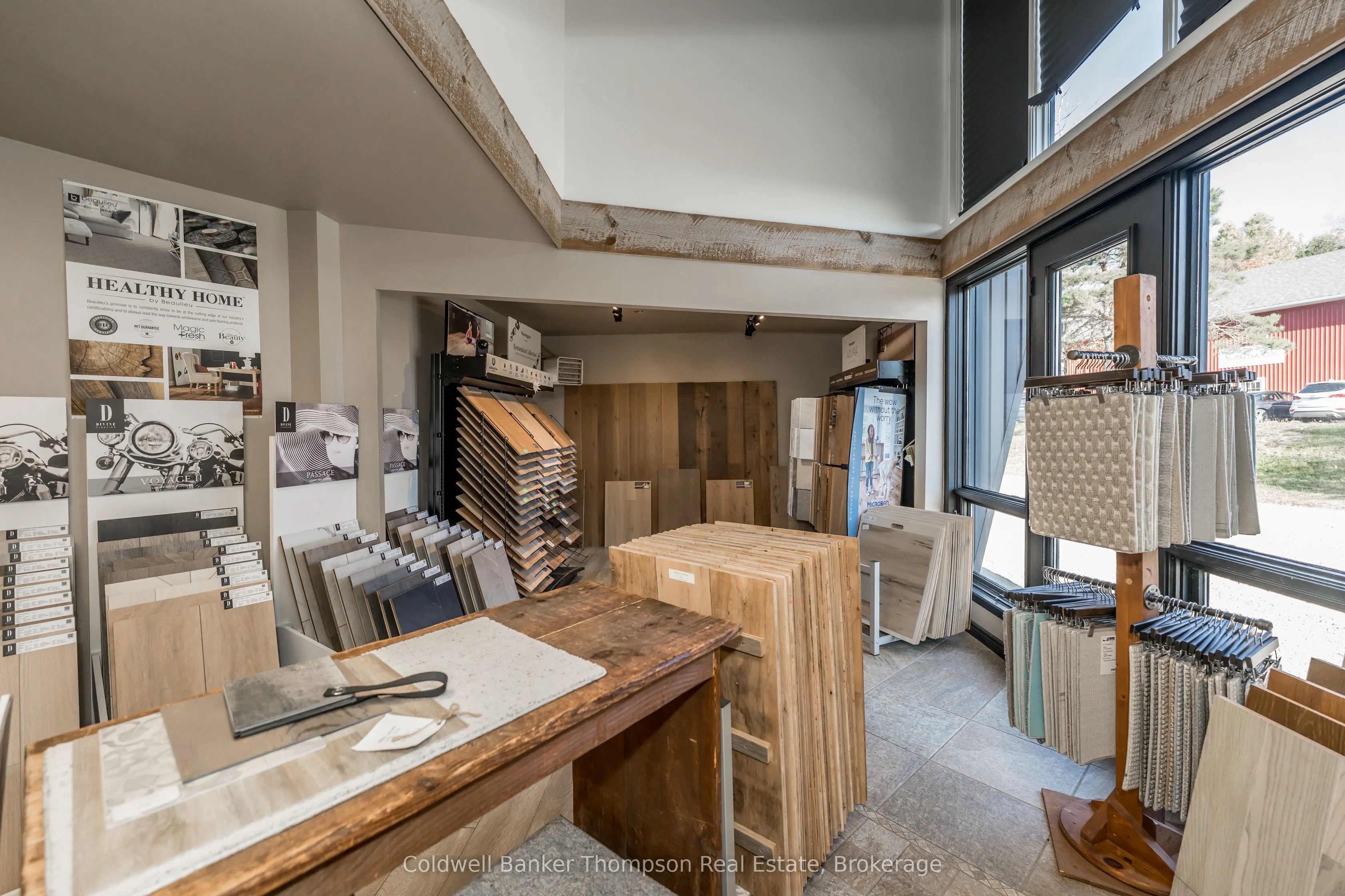 112 Lindgren Road W