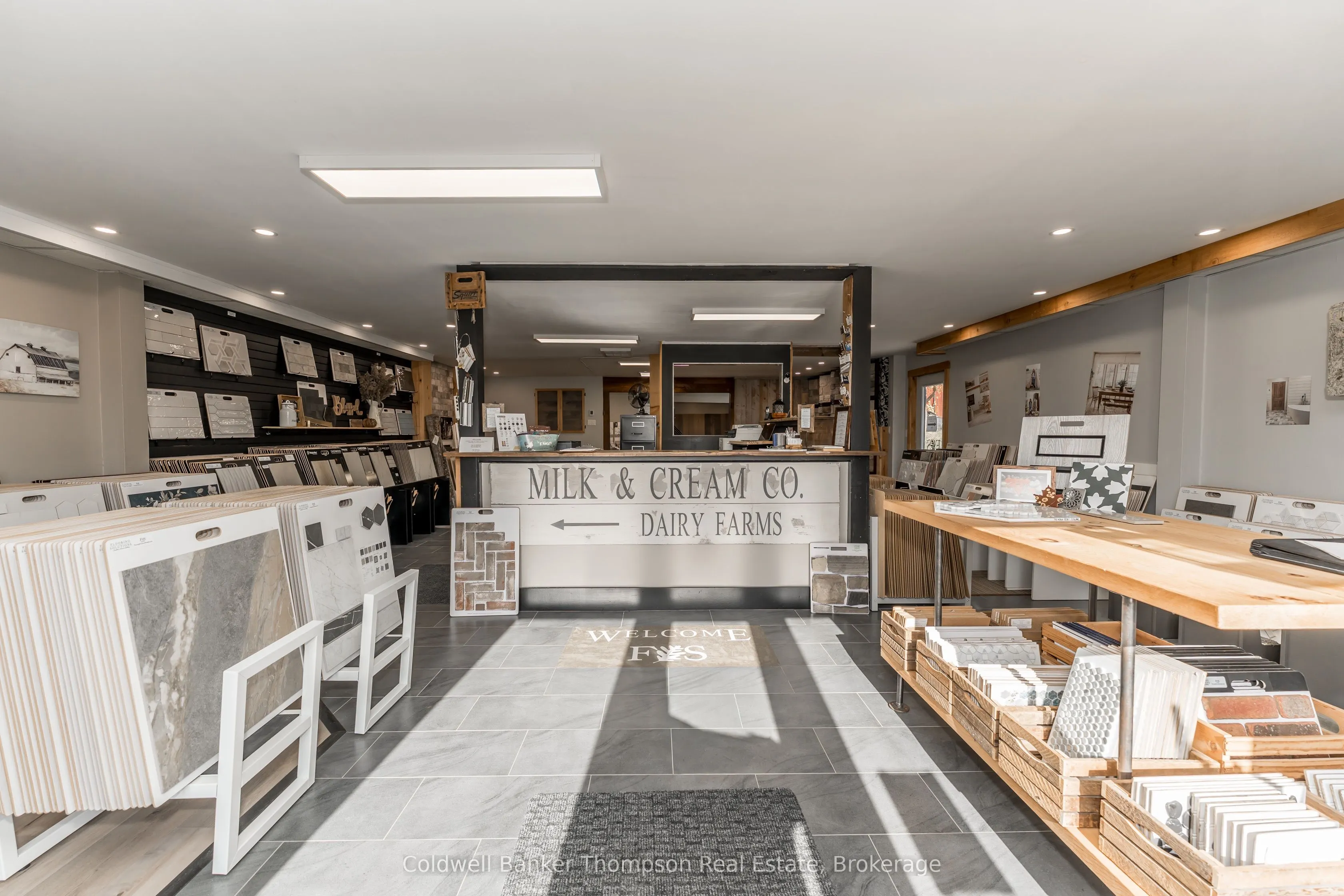 112 Lindgren Road W