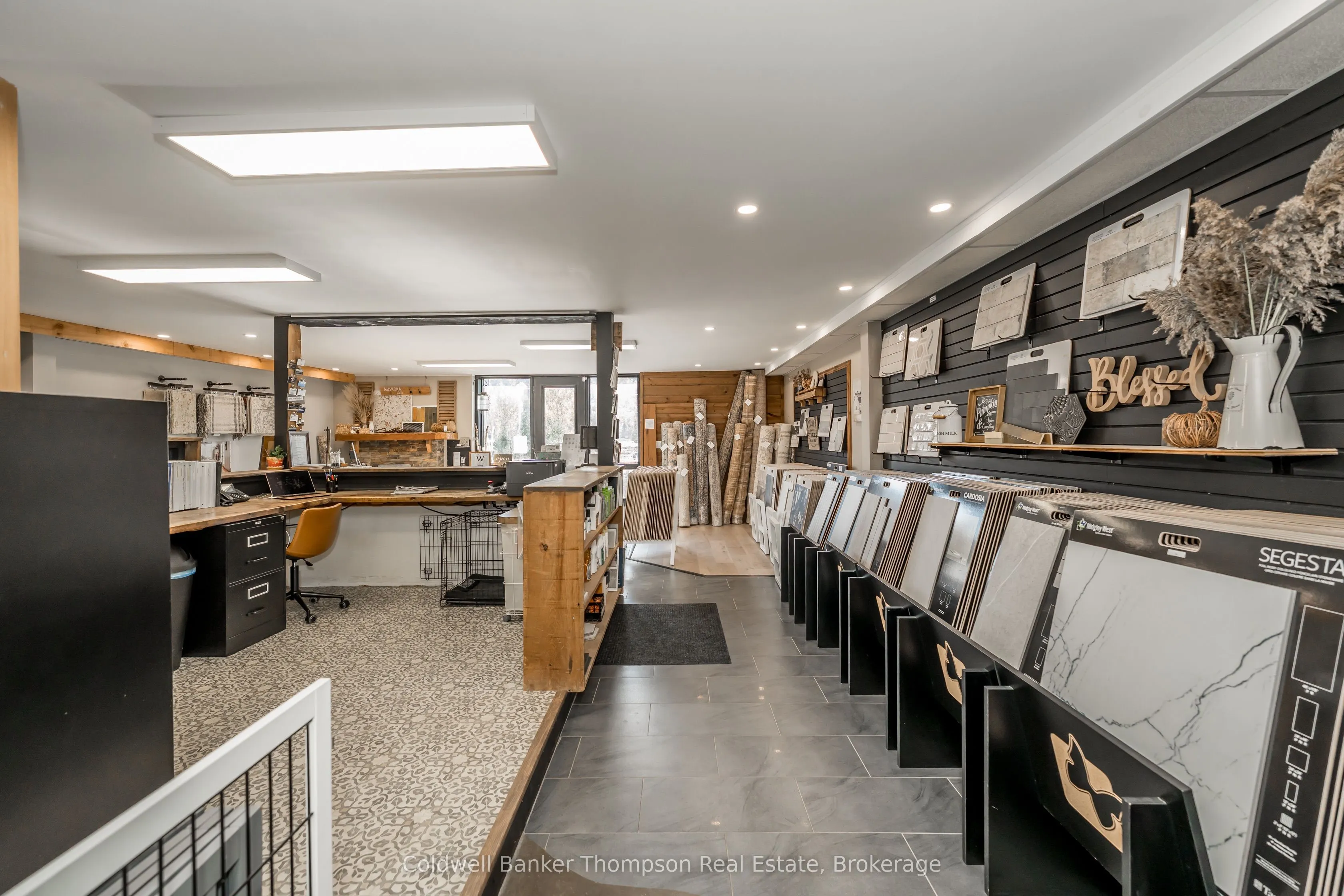112 Lindgren Road W