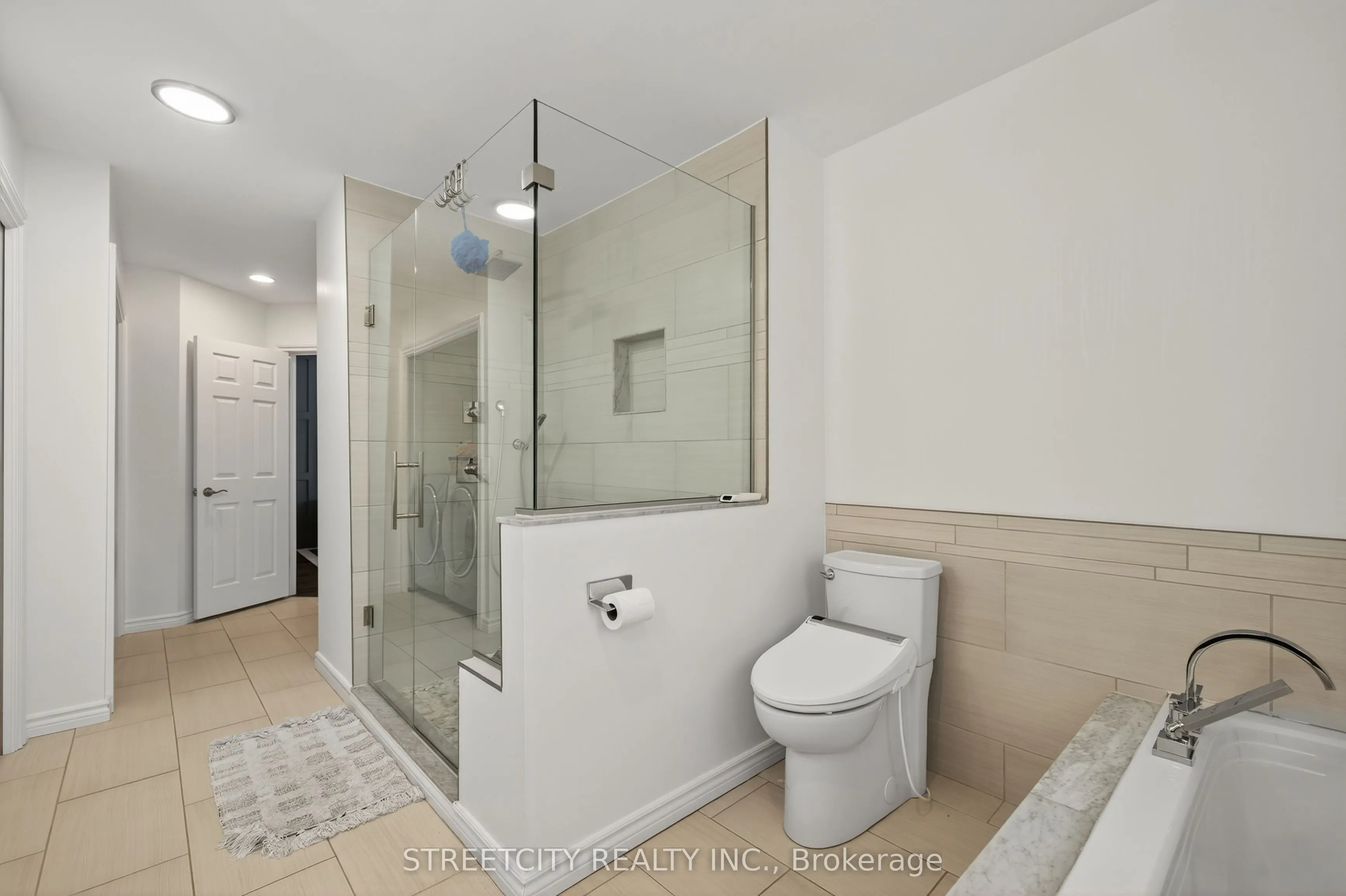 2-152 Albert Street, #2