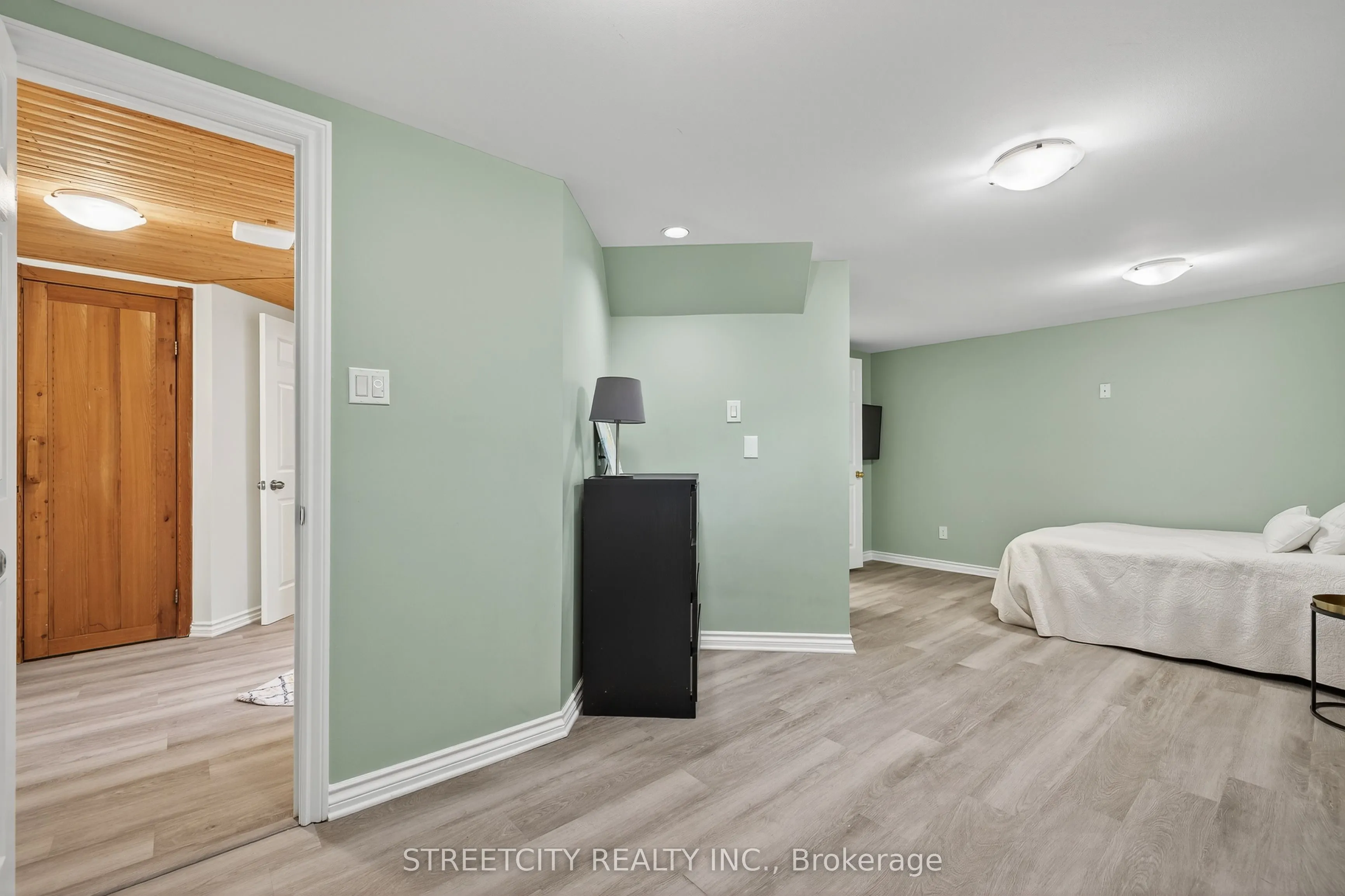 2-152 Albert Street, #2