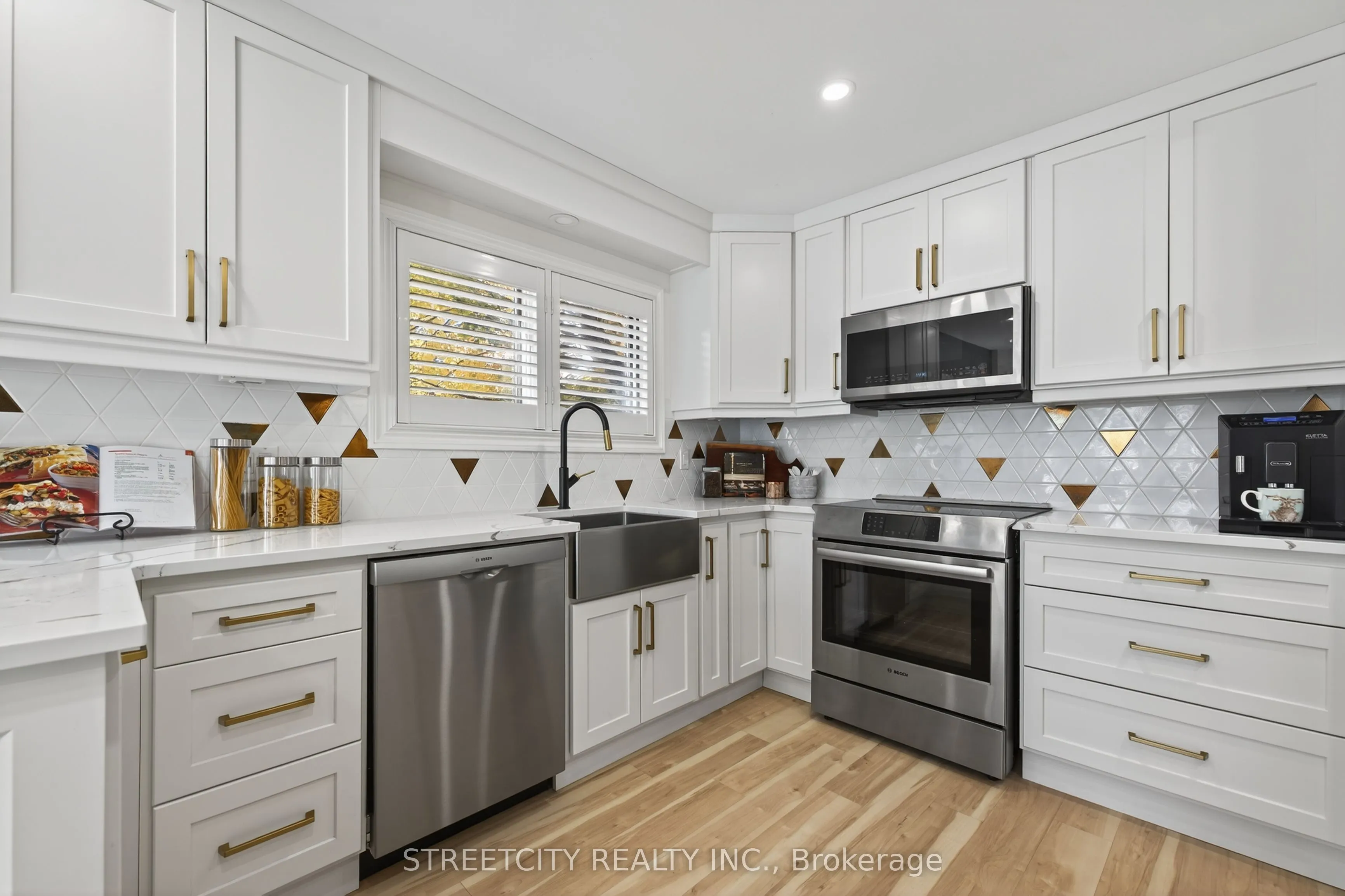 2-152 Albert Street, #2