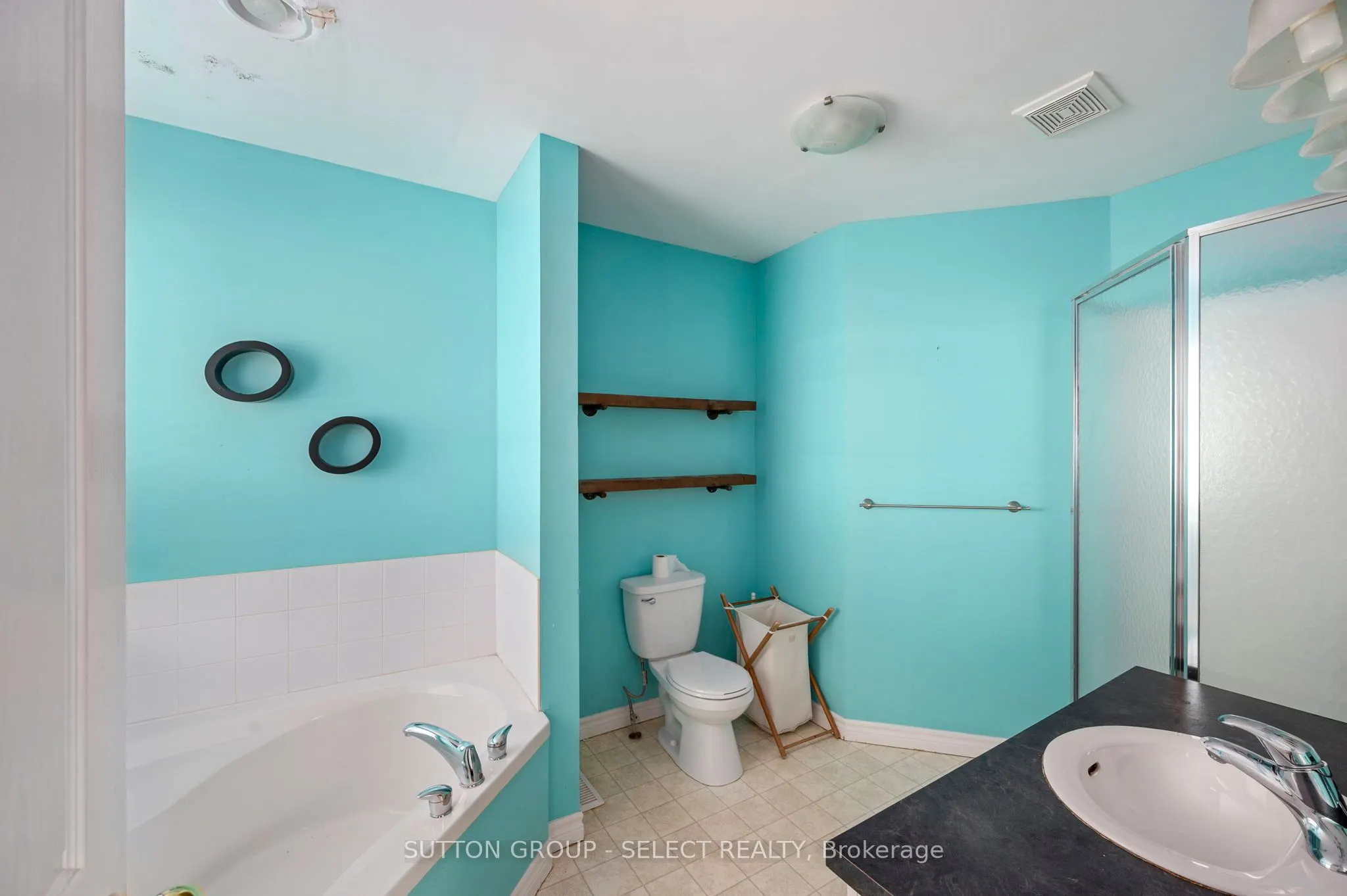 115 BRIDLE Path