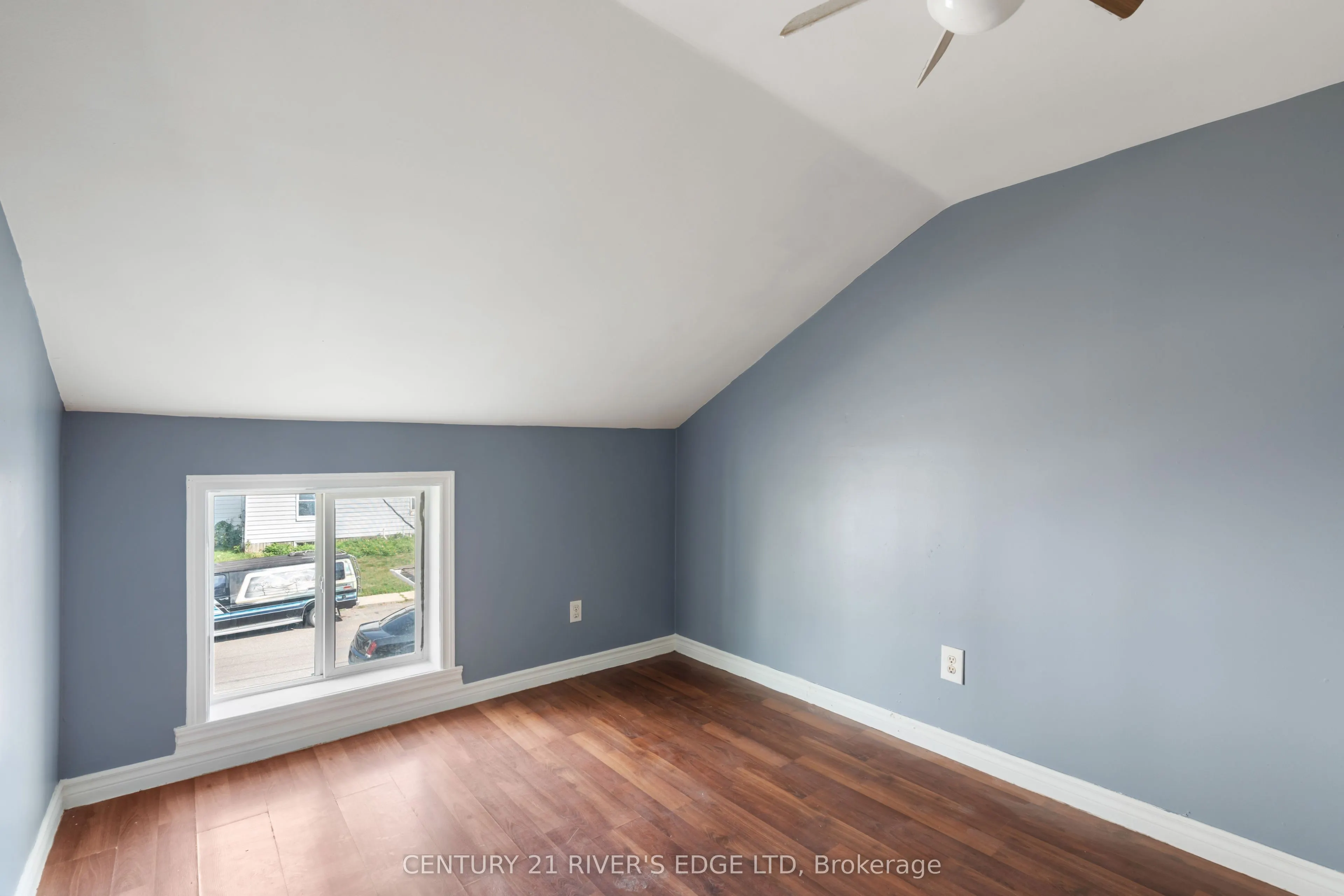 621 George Street W