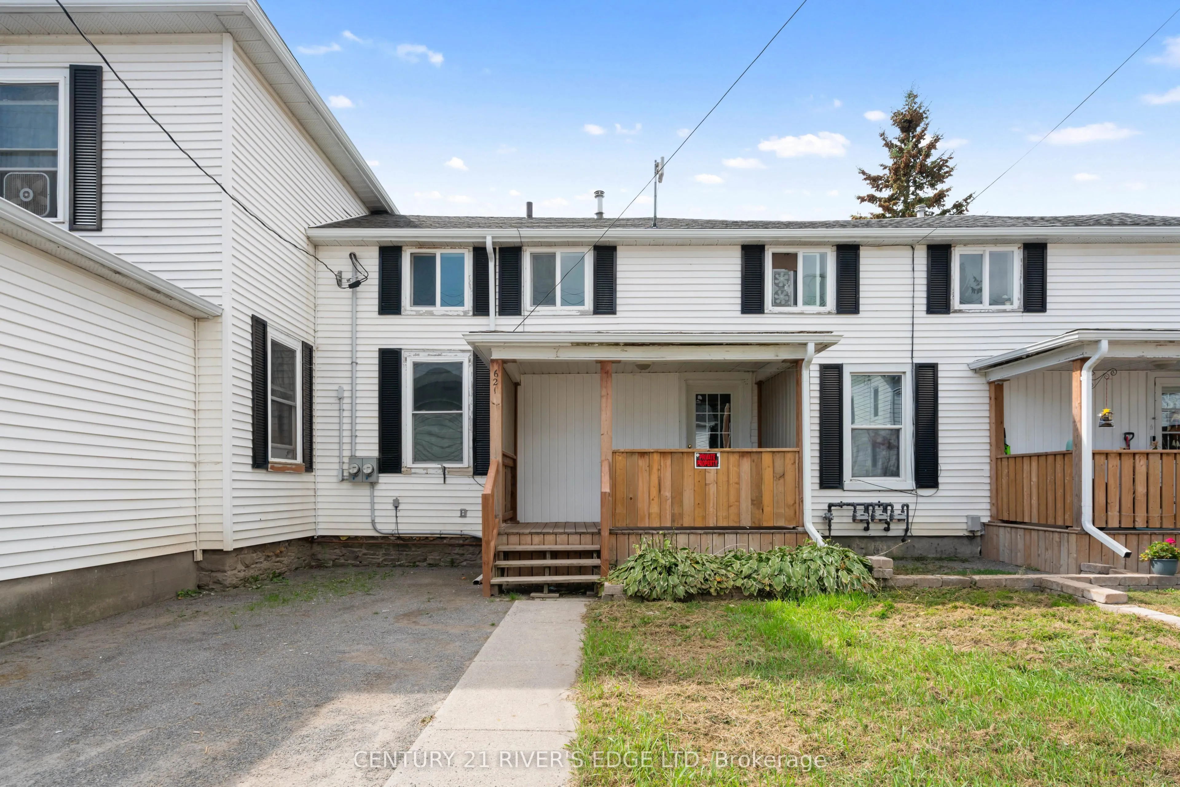 621 George Street W