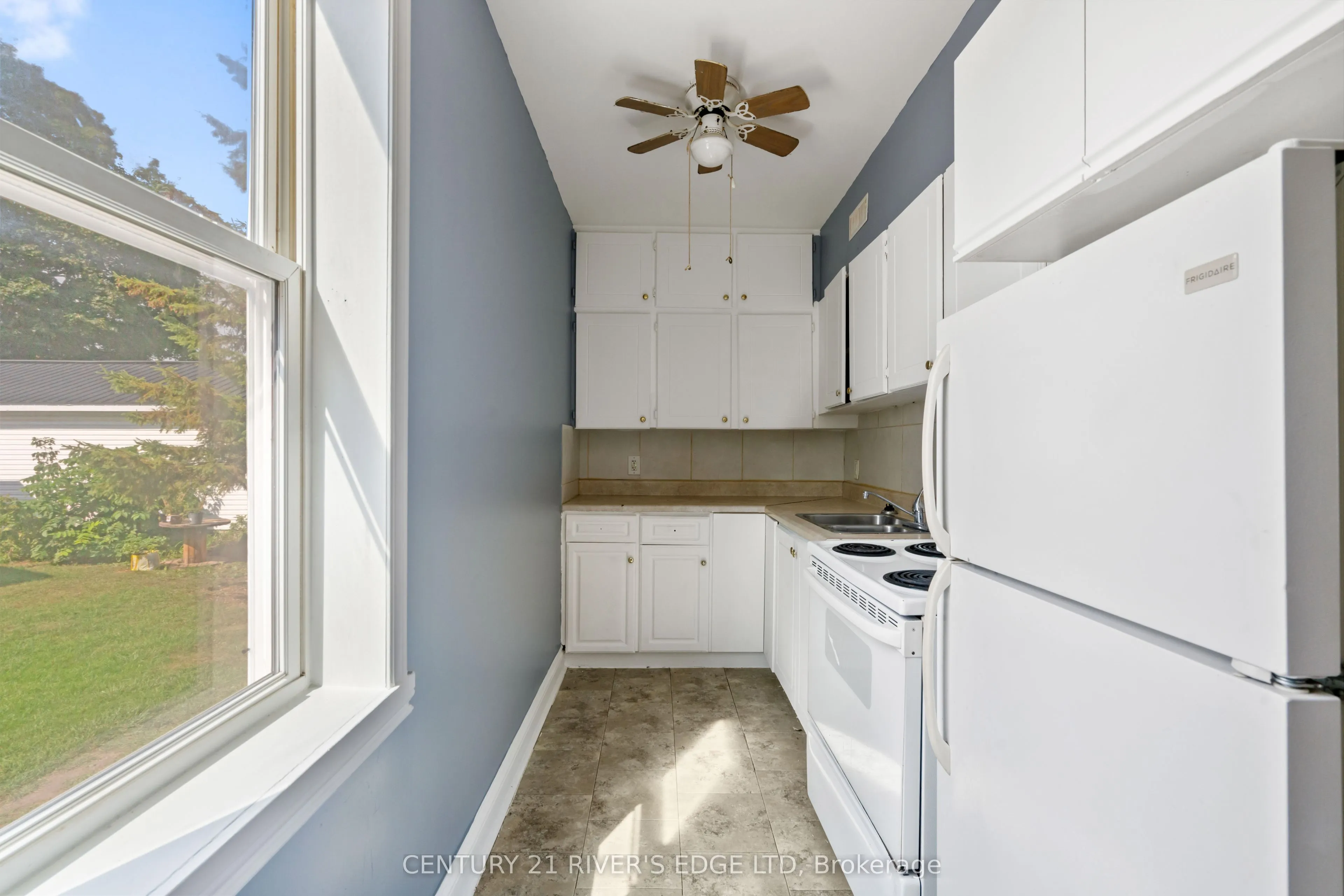 621 George Street W