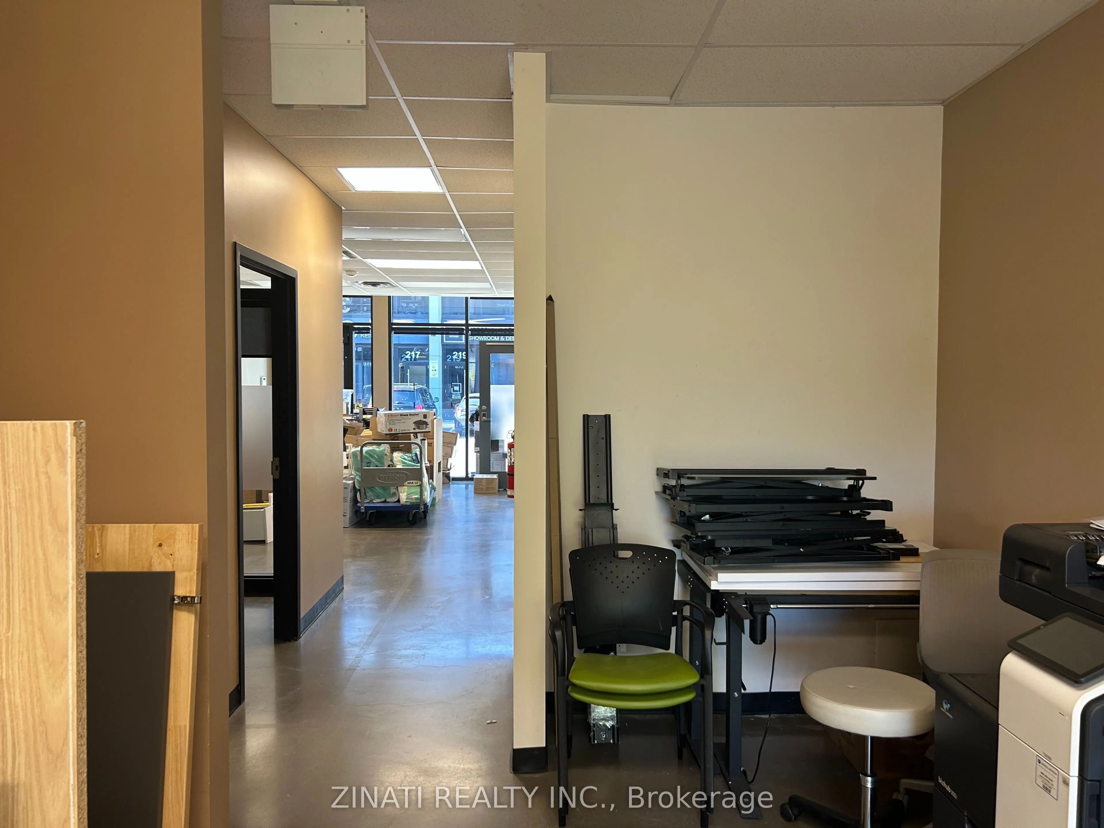 2310 St. Laurent Boulevard, #319