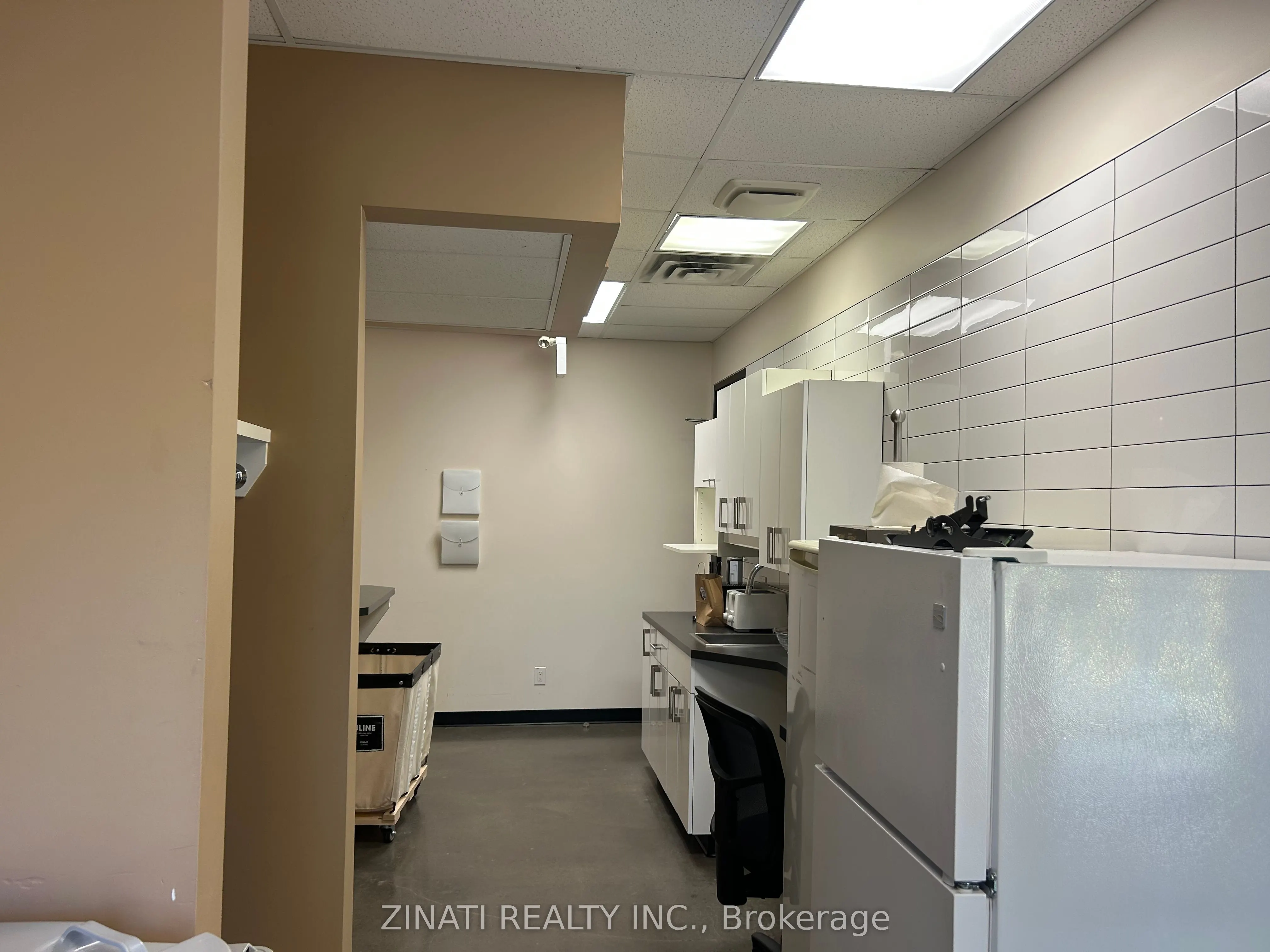 2310 St. Laurent Boulevard, #319