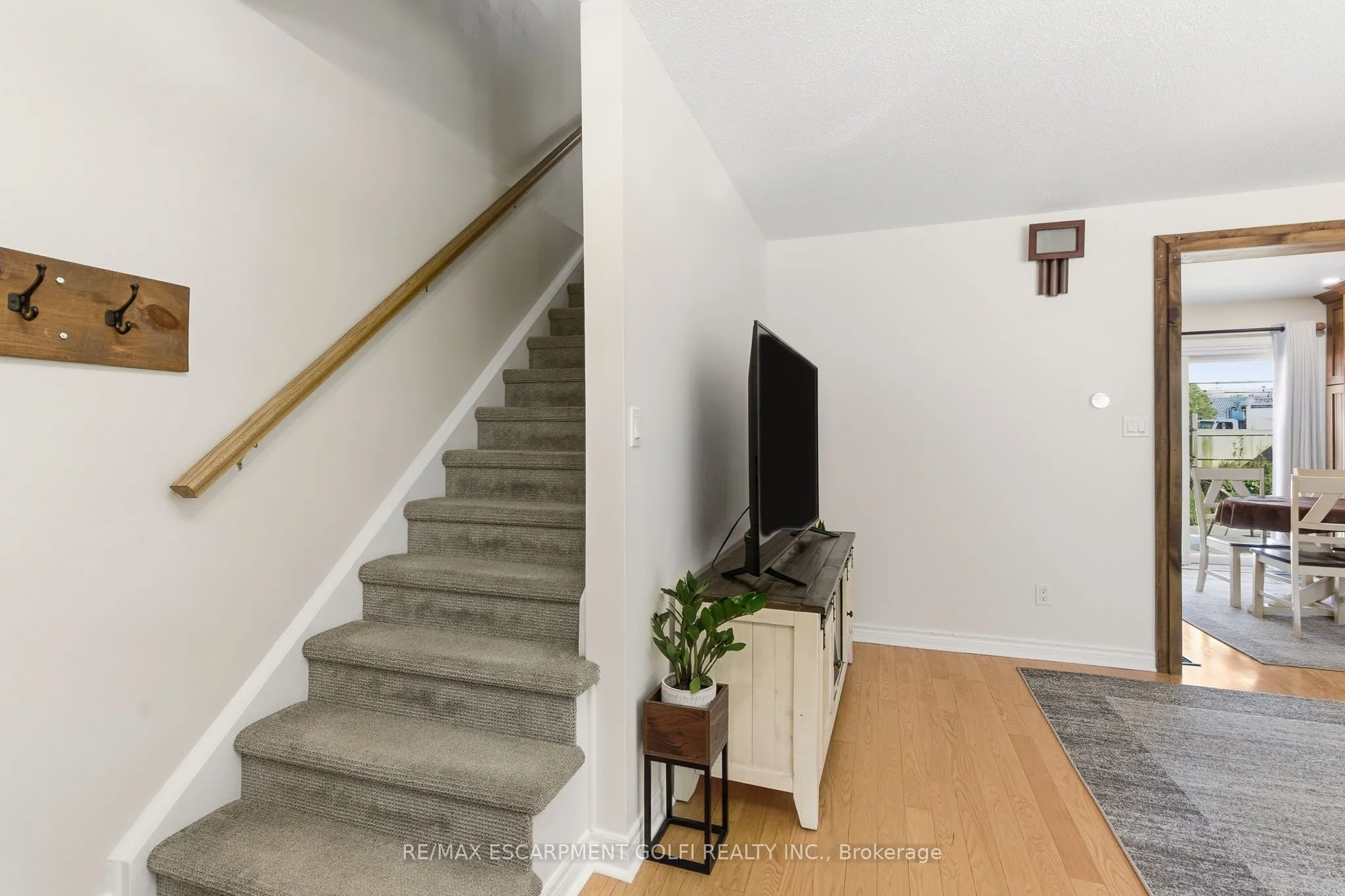 23 Glengrove Avenue
