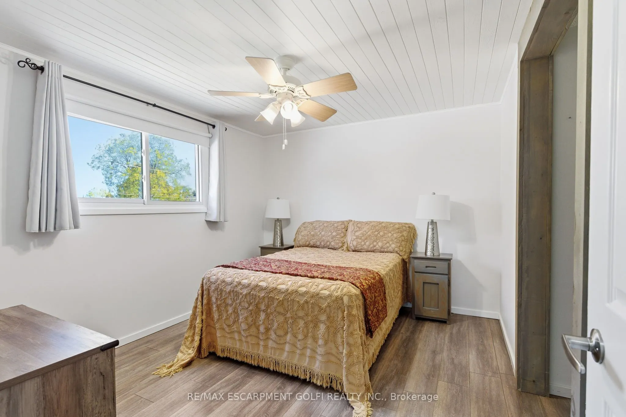 23 Glengrove Avenue