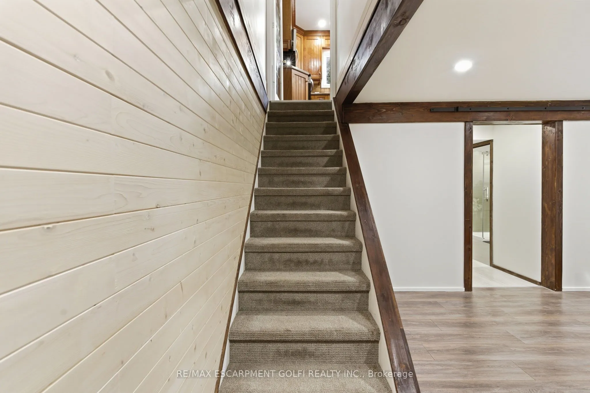 23 Glengrove Avenue