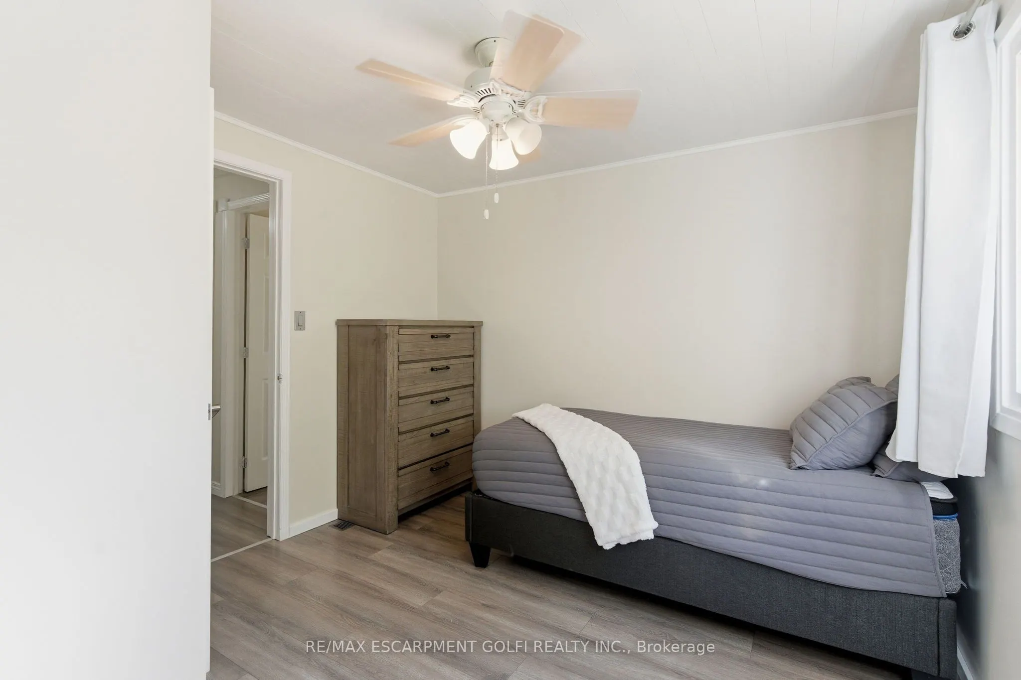 23 Glengrove Avenue