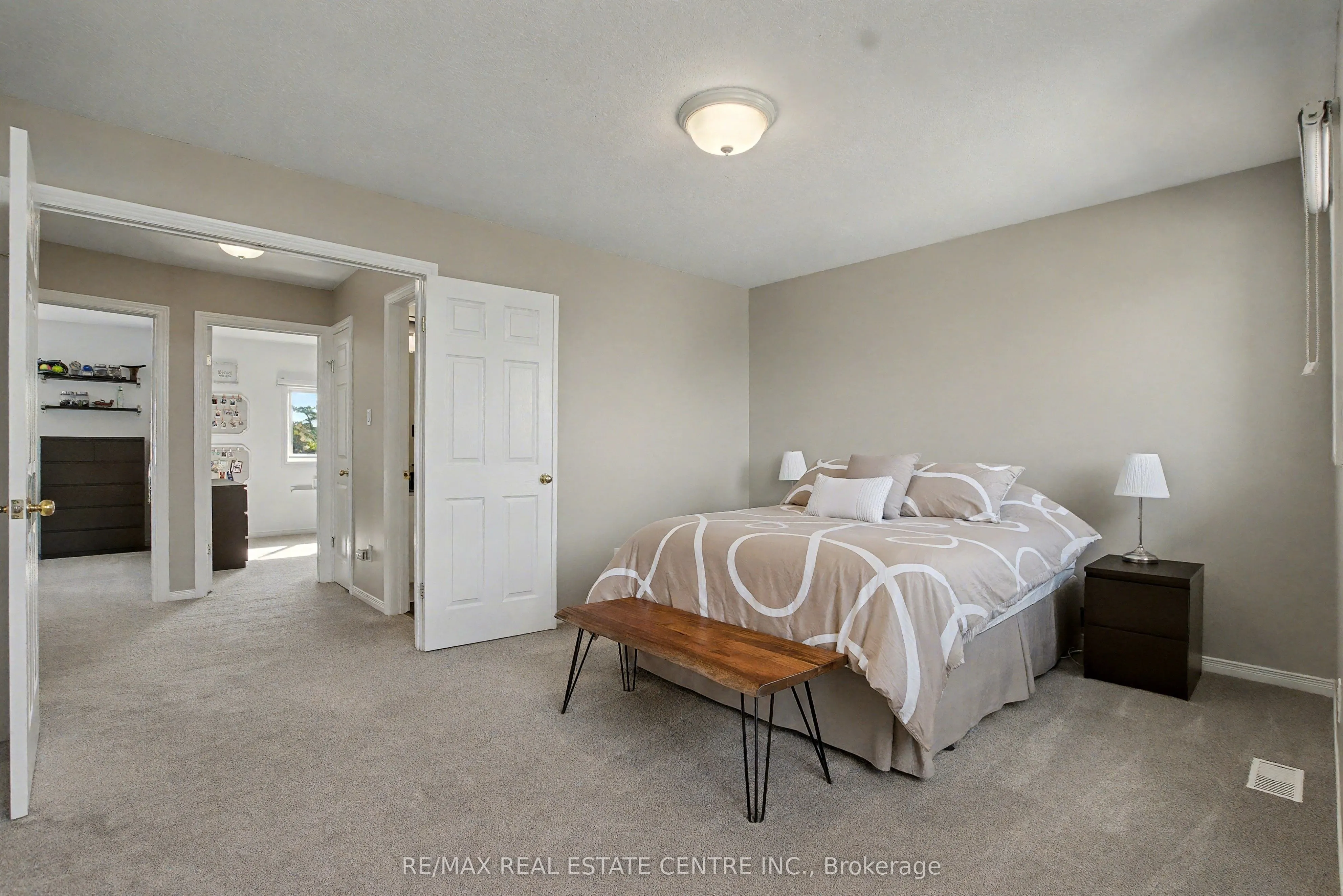 60 Lena Crescent