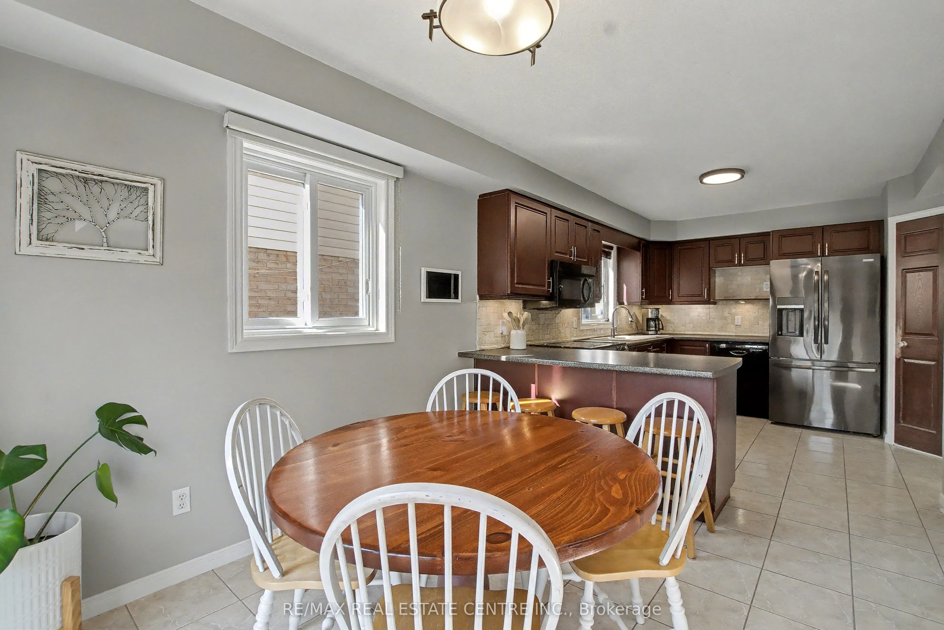 60 Lena Crescent