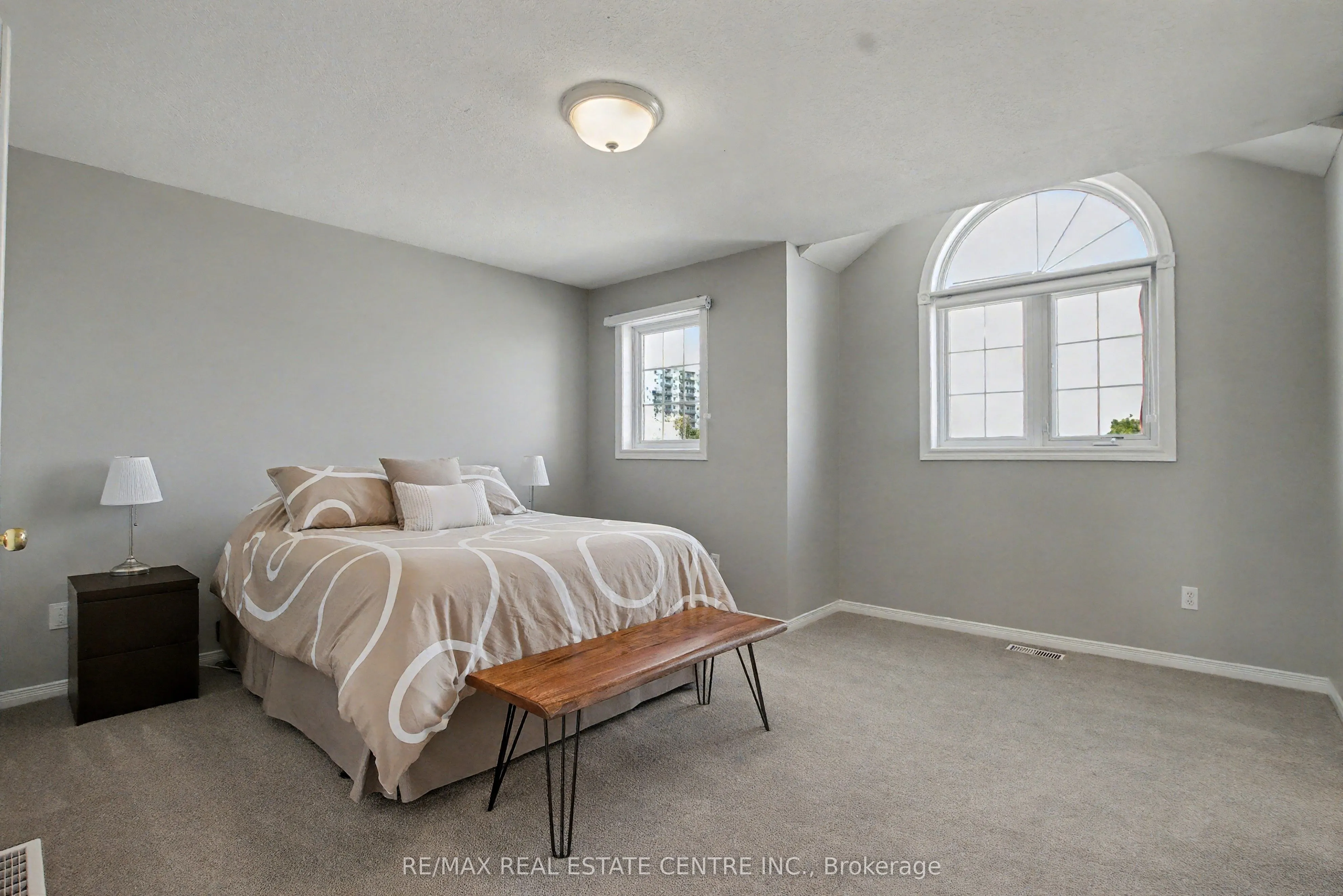 60 Lena Crescent