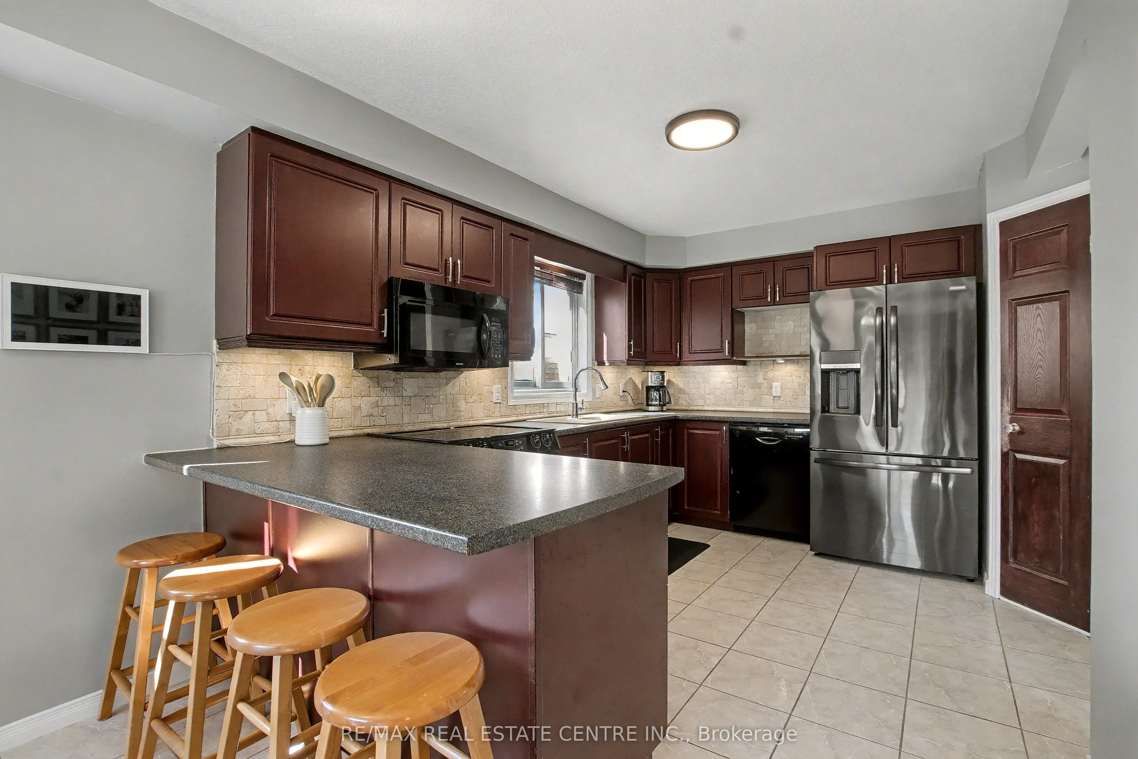 60 Lena Crescent