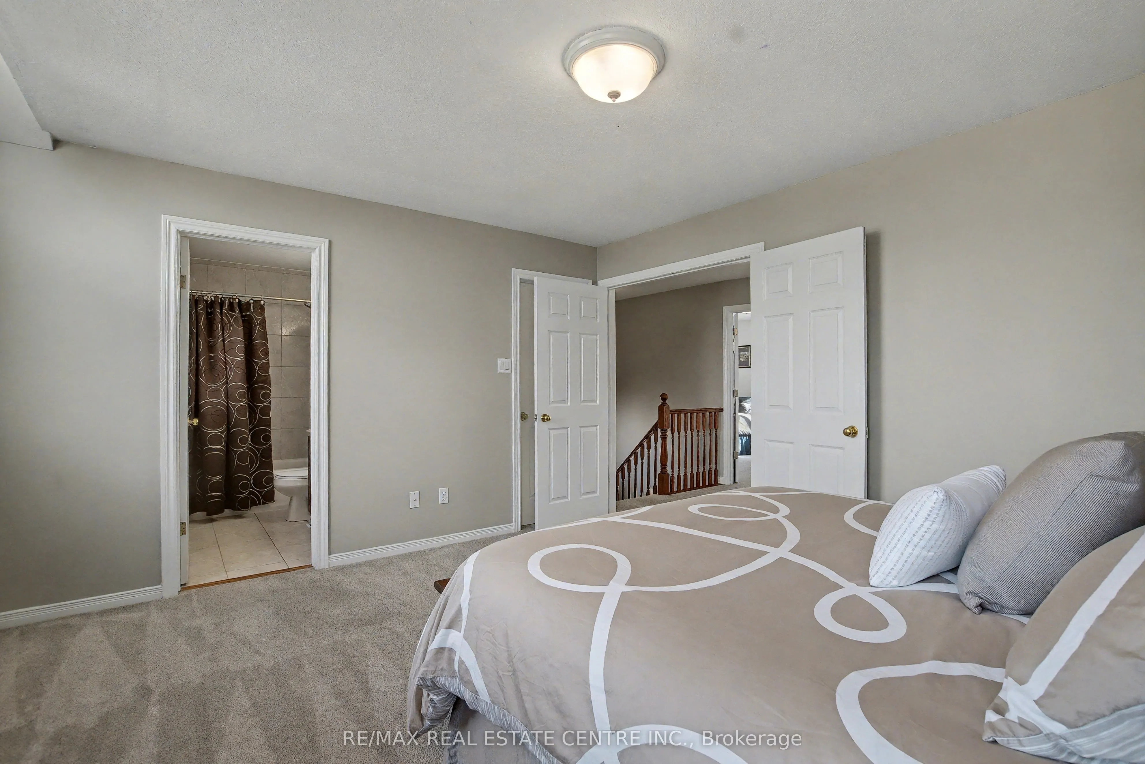 60 Lena Crescent