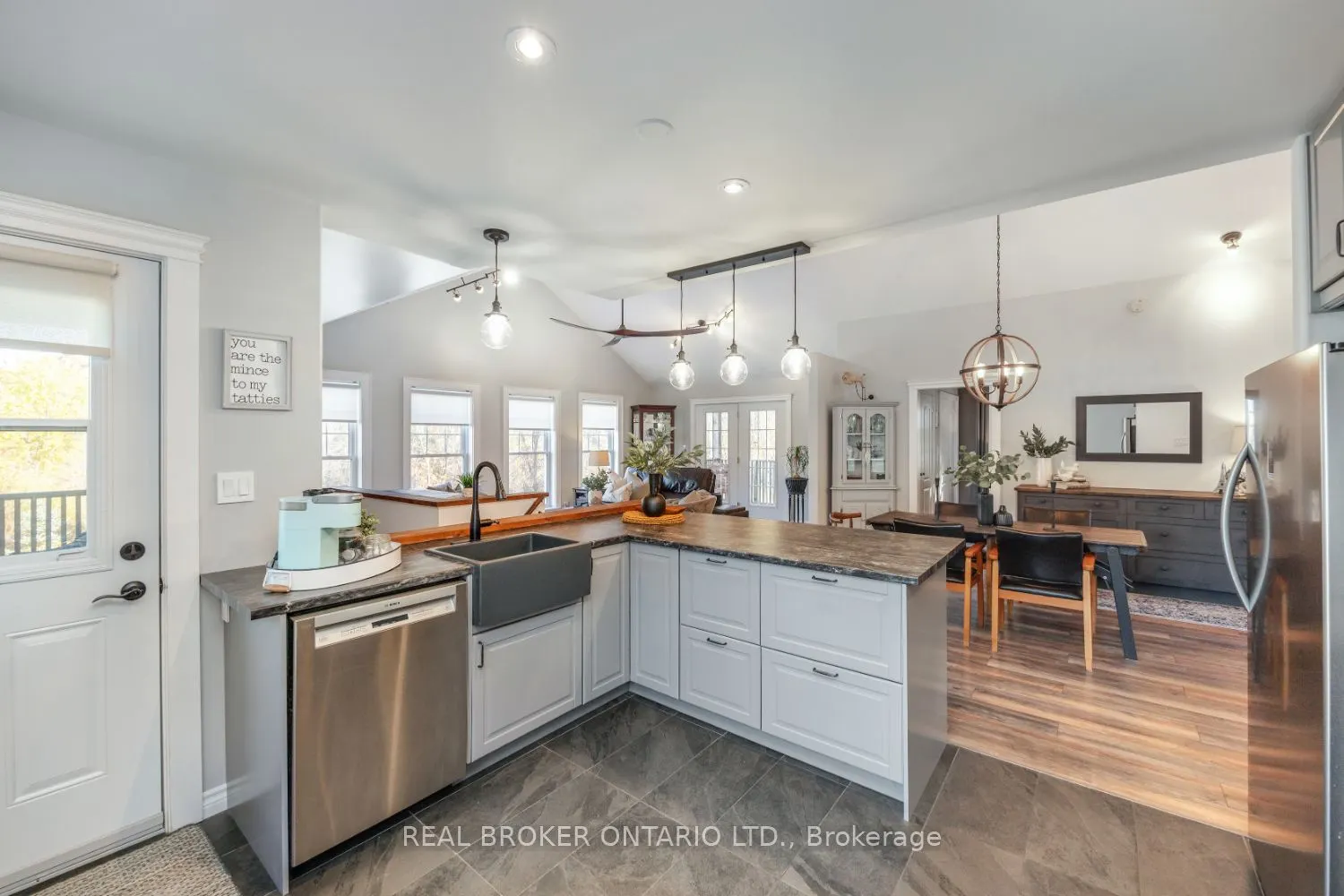 201 Richardson Road