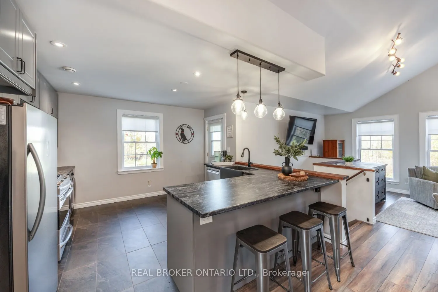 201 Richardson Road