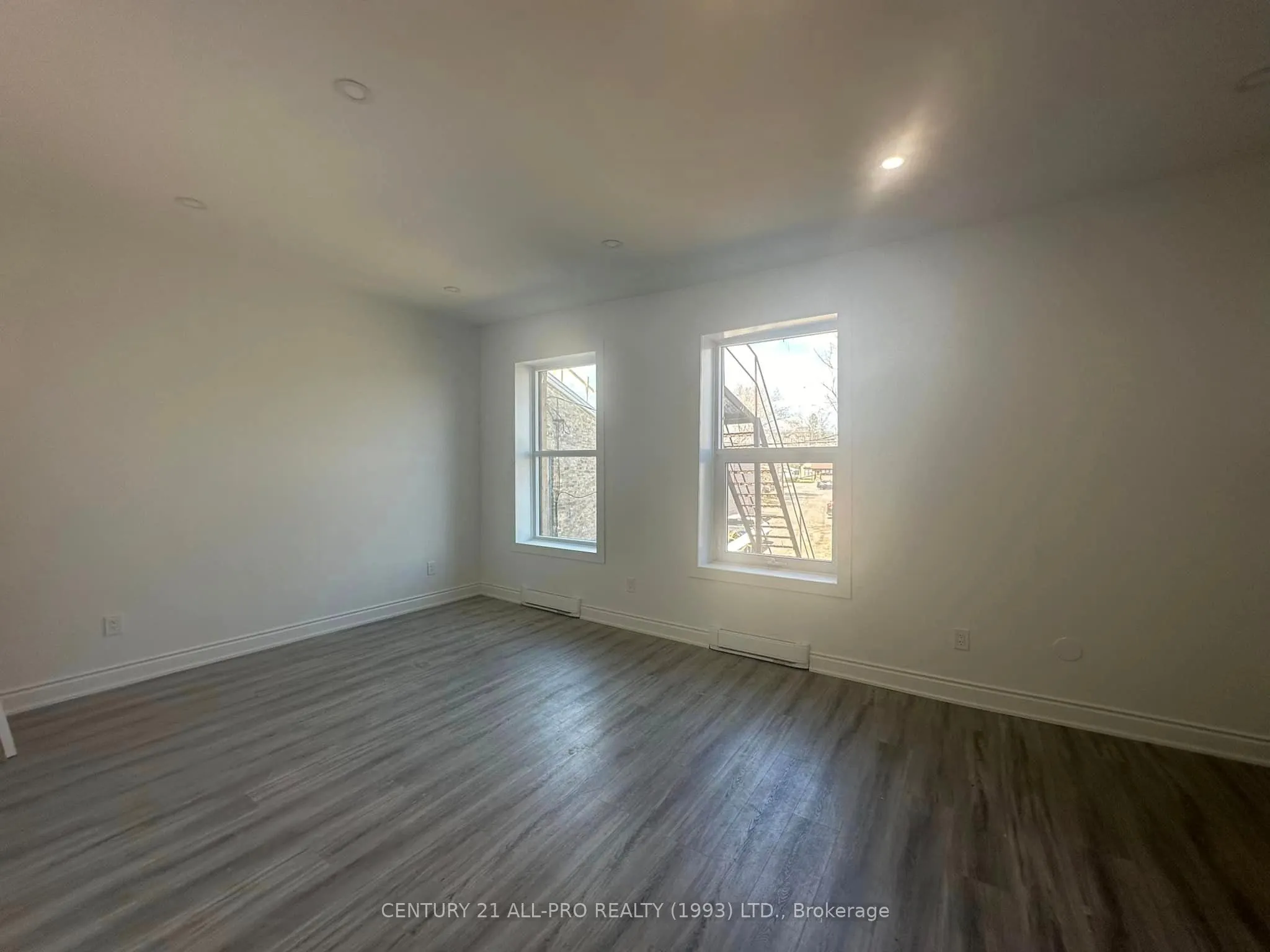 82 King Street W, #Unit 2