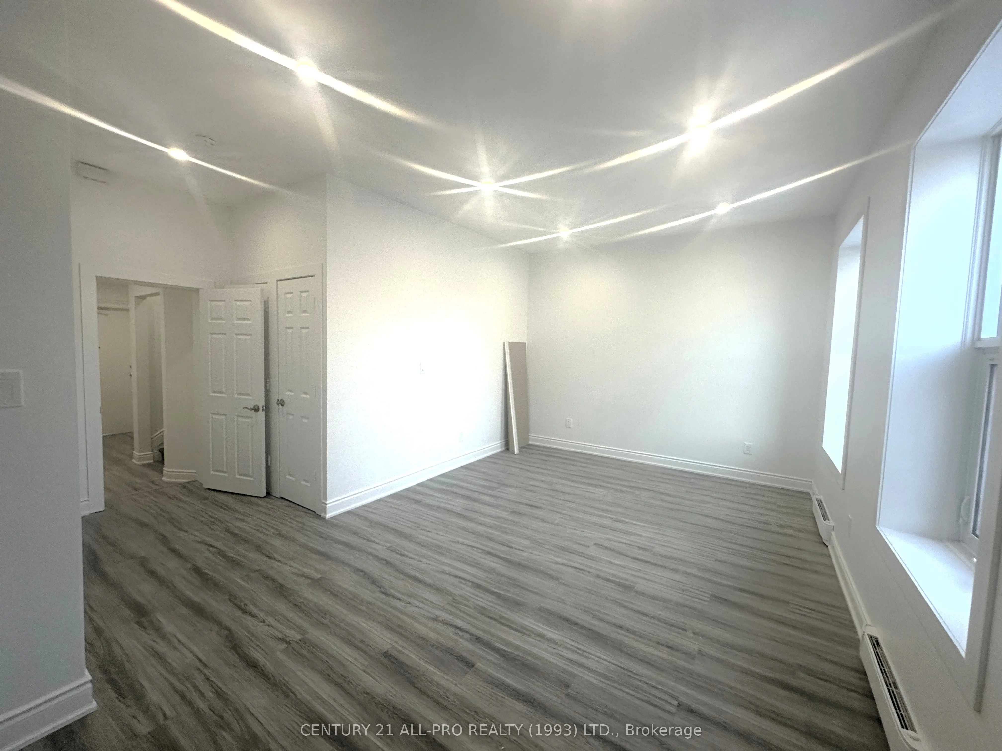 82 King Street W, #Unit 2