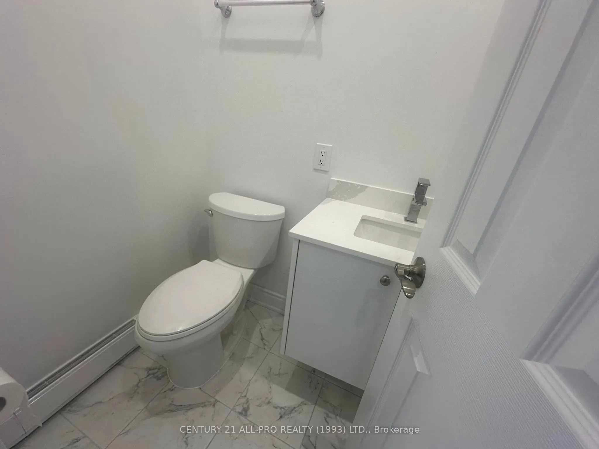 82 King Street W, #Unit 2