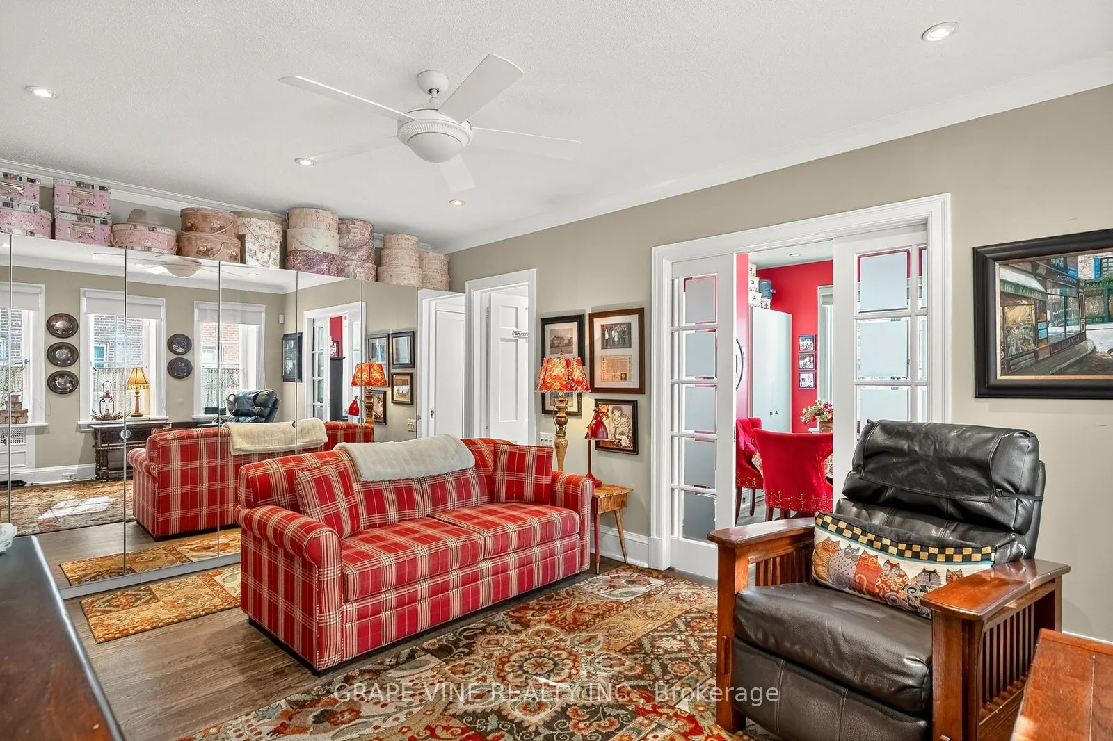 260 Metcalfe Street, #1D