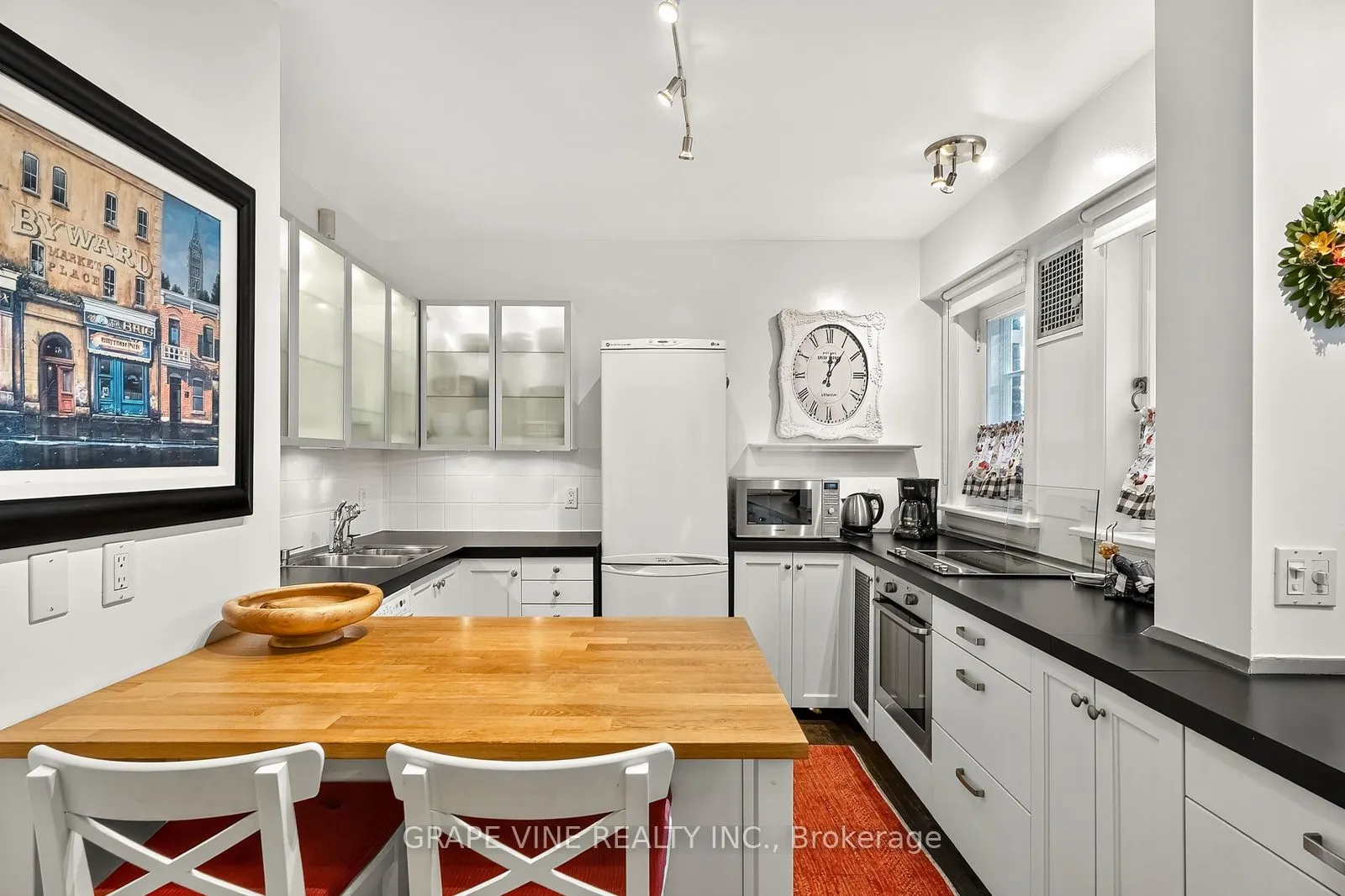 260 Metcalfe Street, #1D