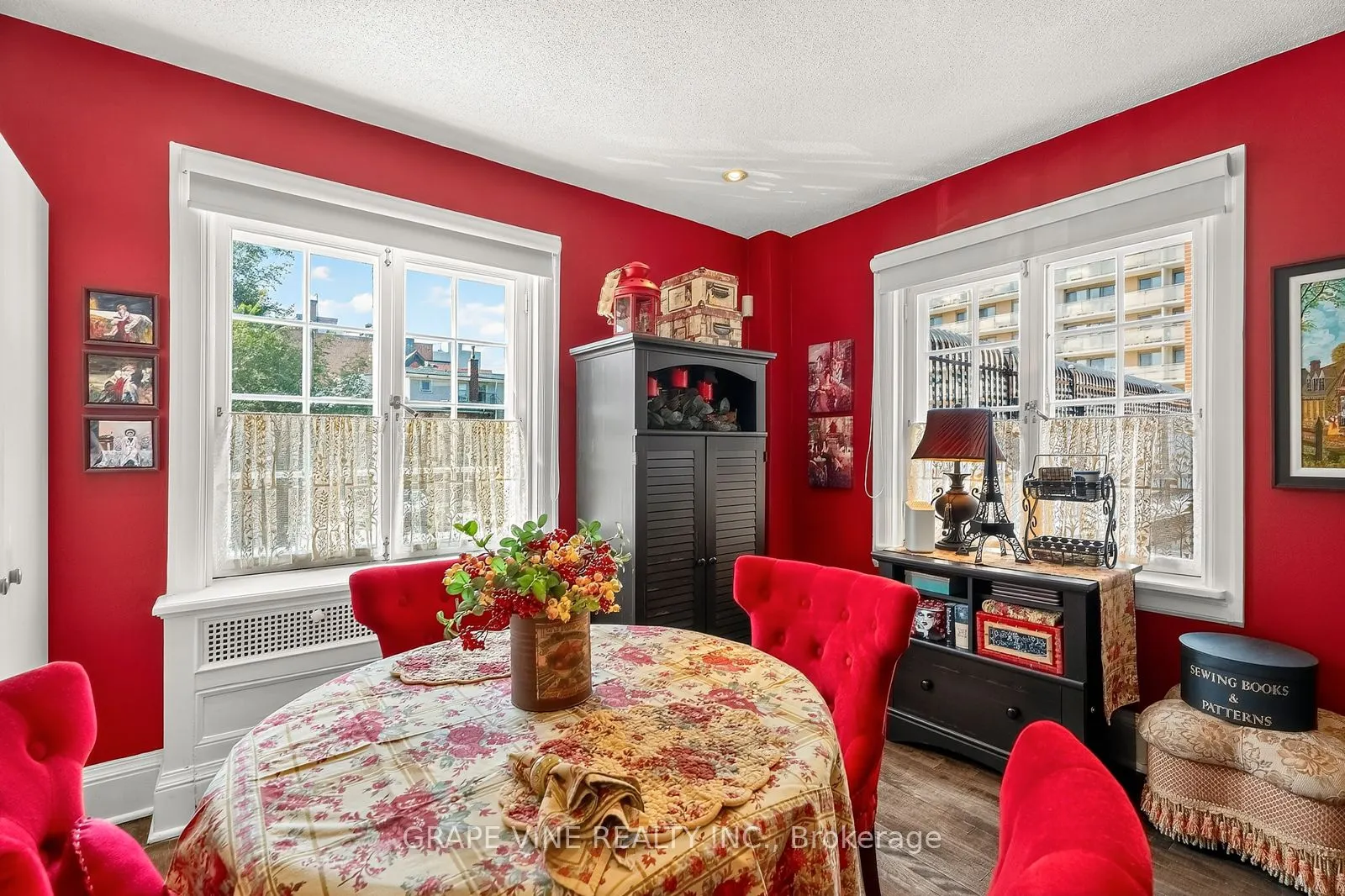 260 Metcalfe Street, #1D