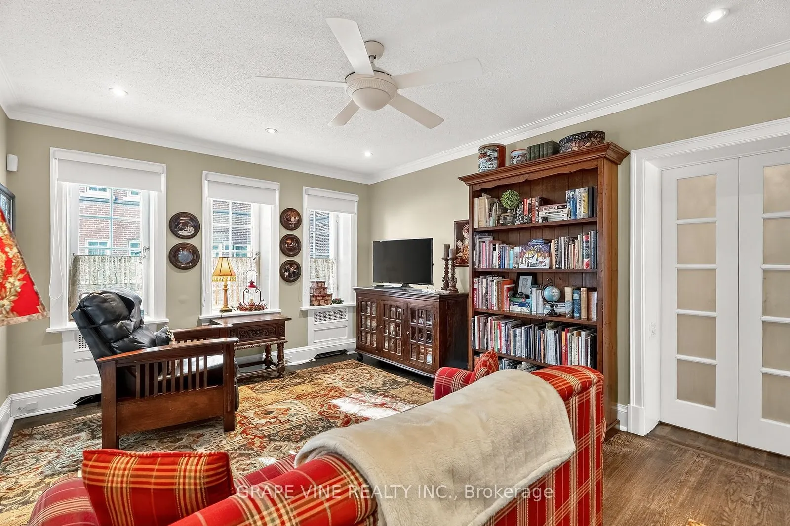 260 Metcalfe Street #1D