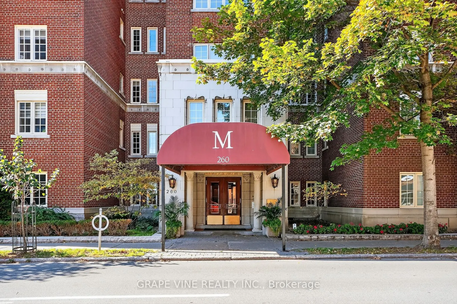 260 Metcalfe Street #1D