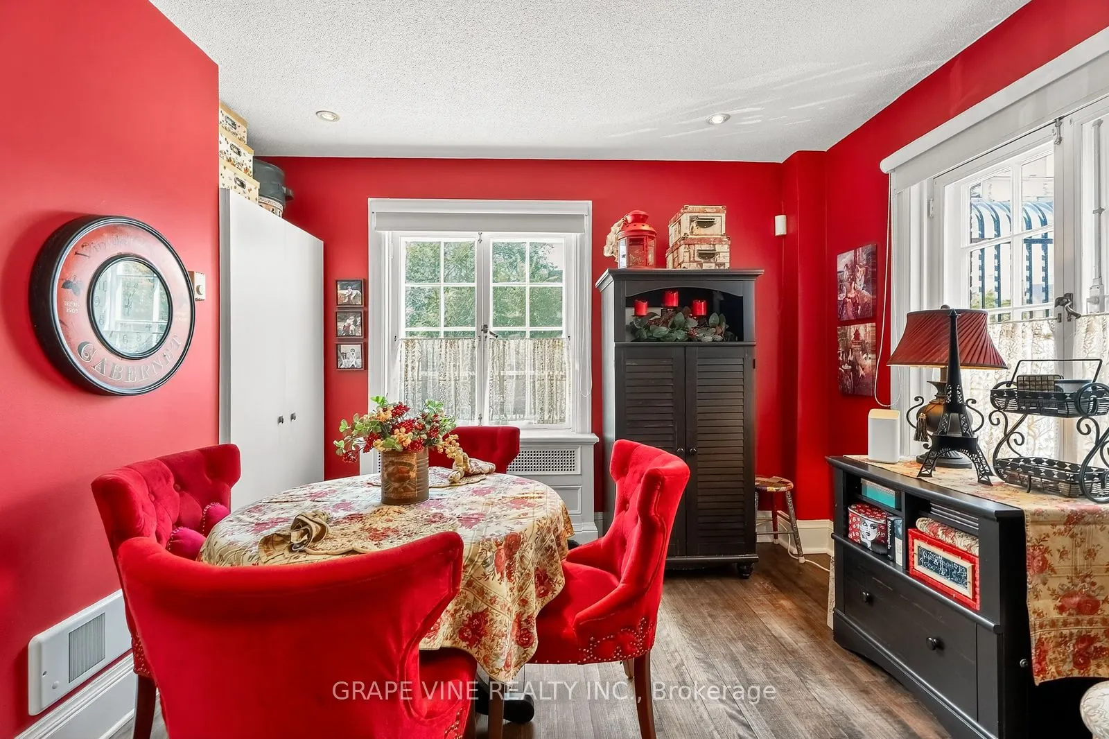 260 Metcalfe Street #1D