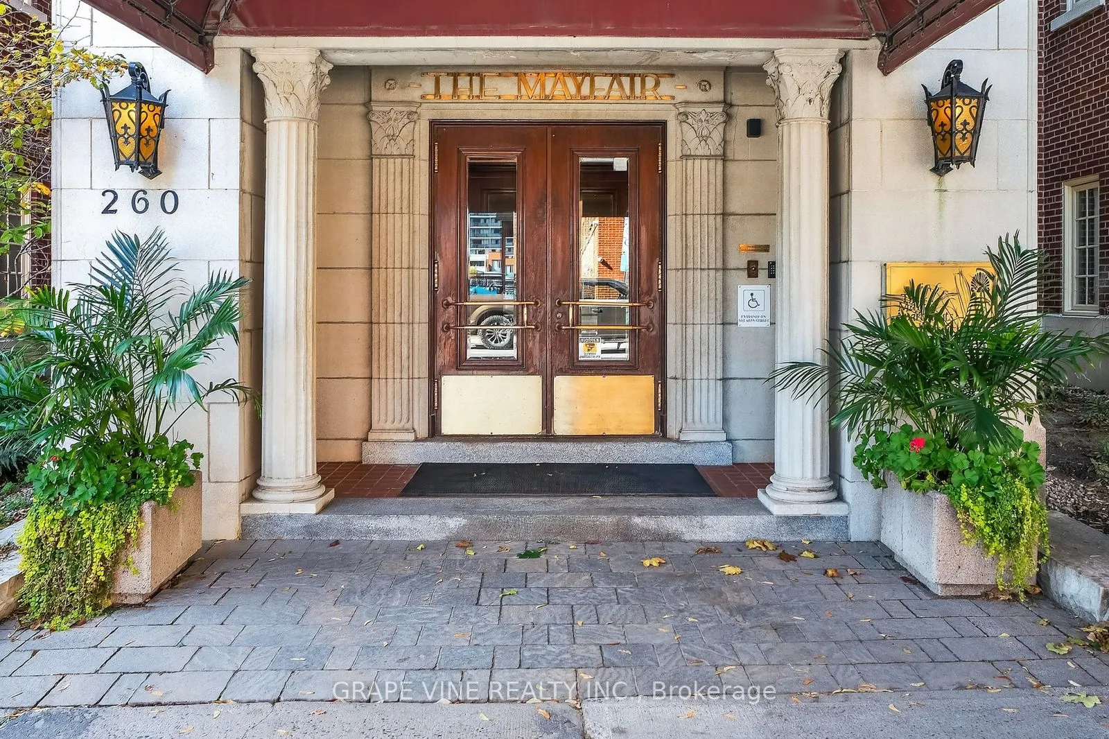 260 Metcalfe Street, #1D