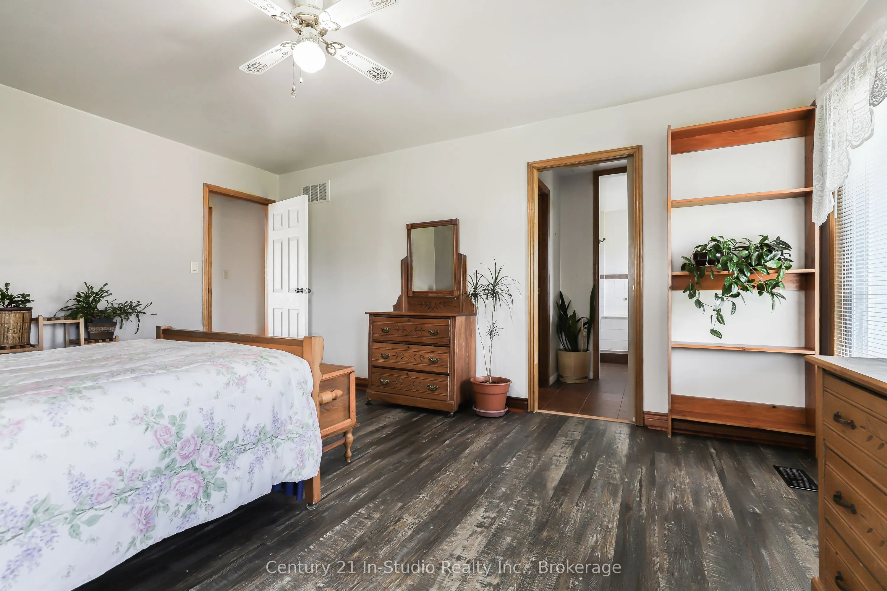 453157 Grey Road 2