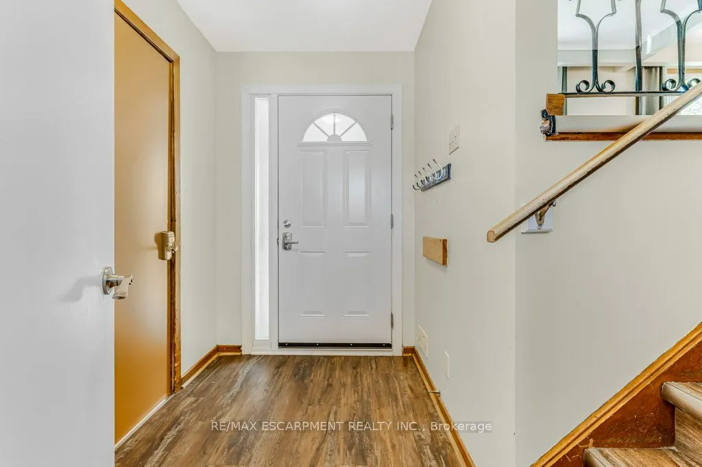 12 Shoreline Drive
