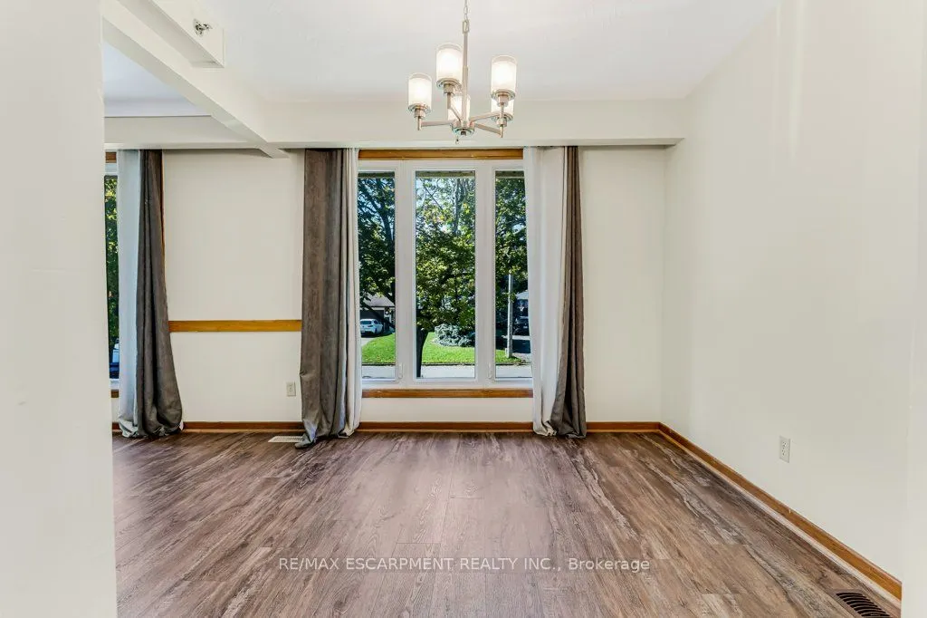 12 Shoreline Drive