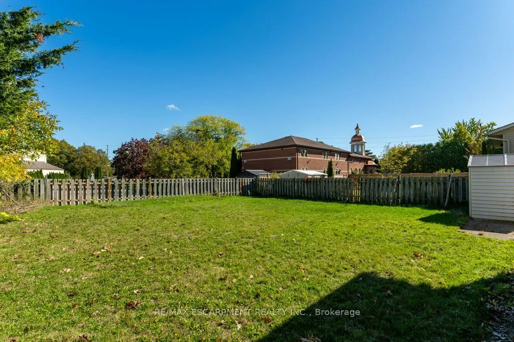 12 Shoreline Drive