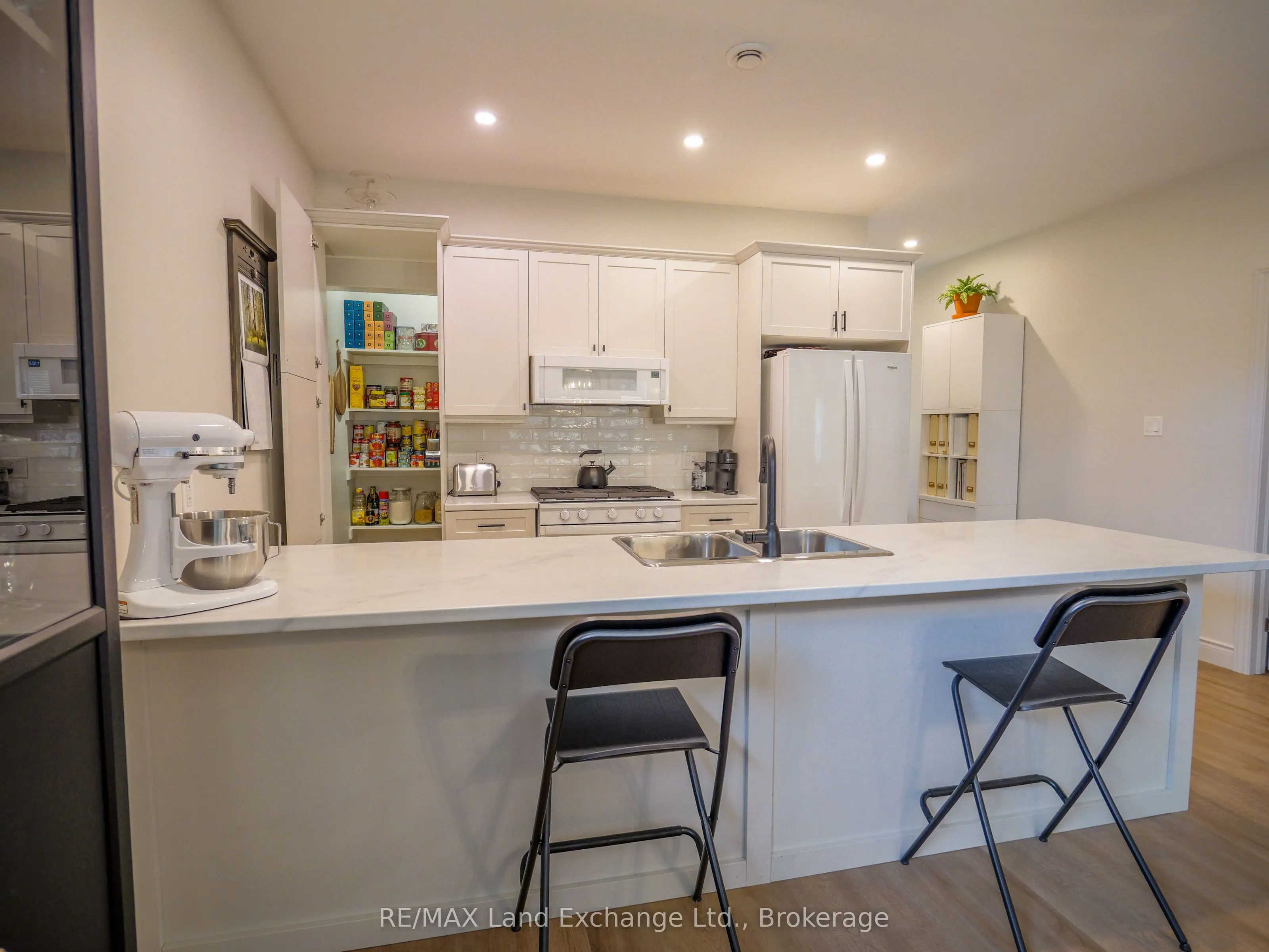 775 Campbell Avenue, #1