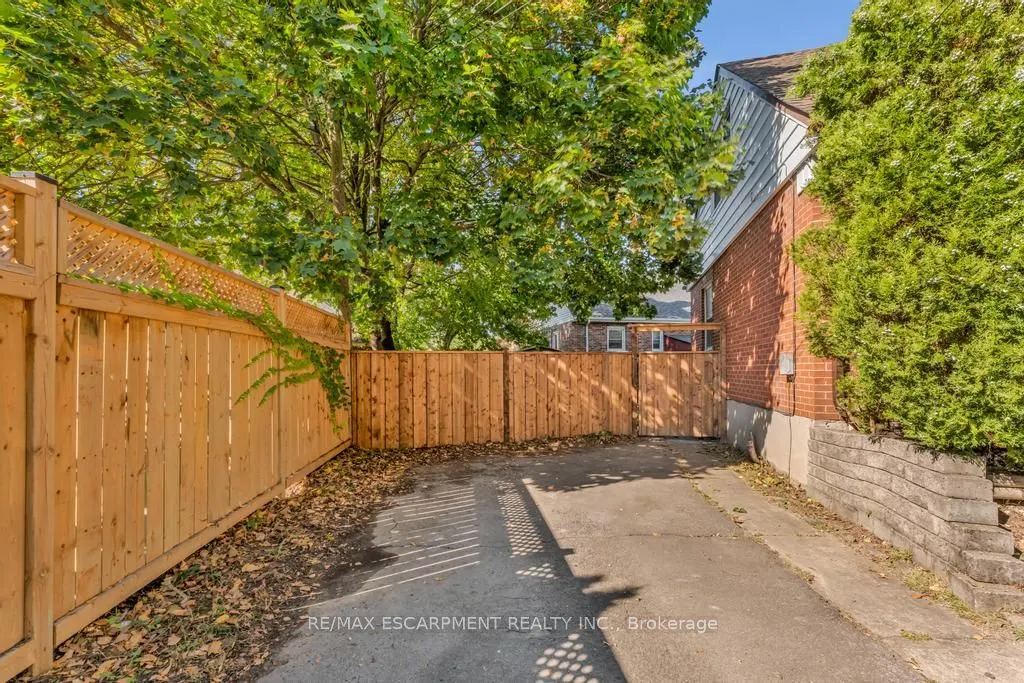 9 Elaine Court