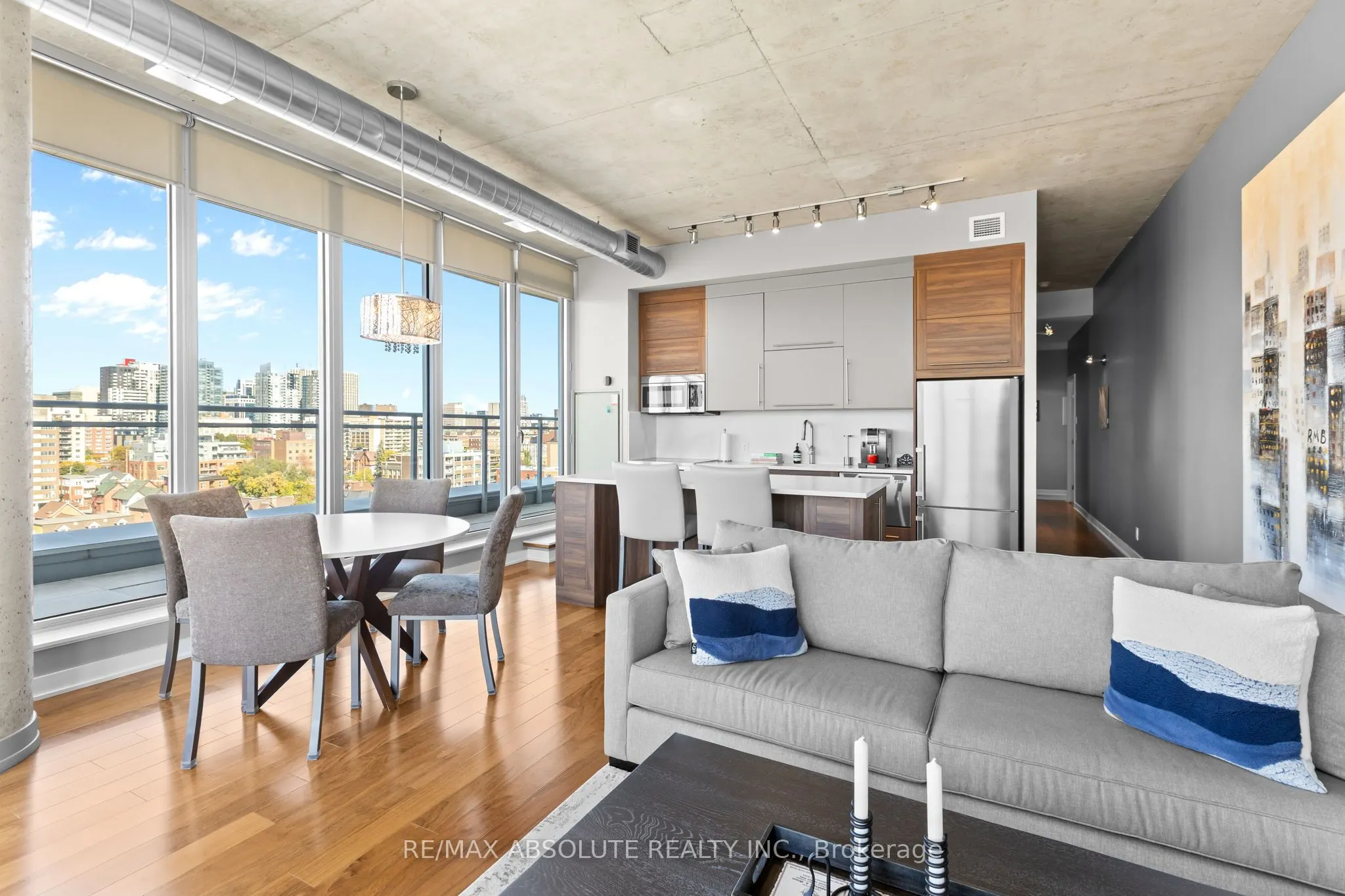 354 Gladstone Avenue, #906