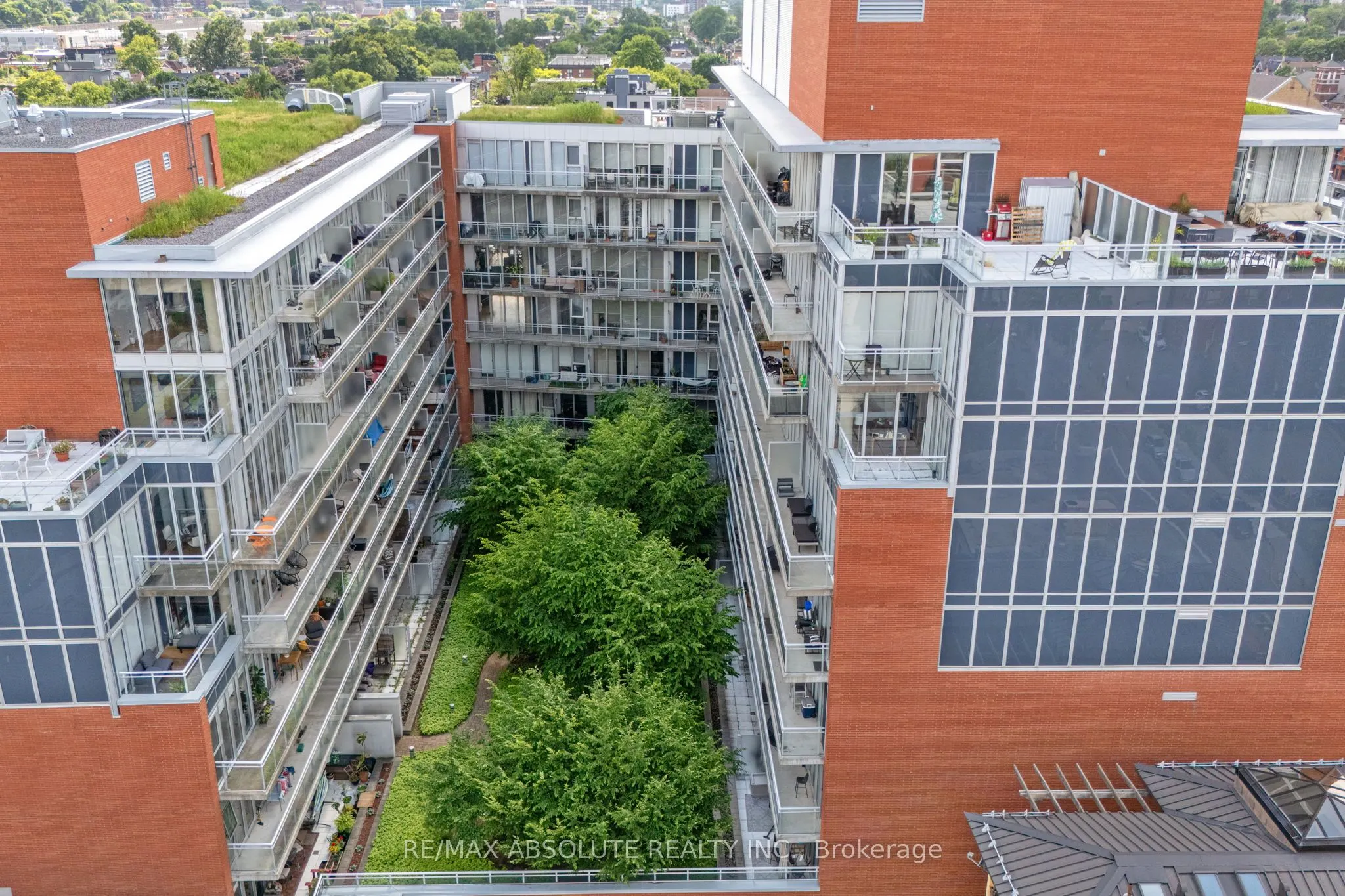 354 Gladstone Avenue, #906