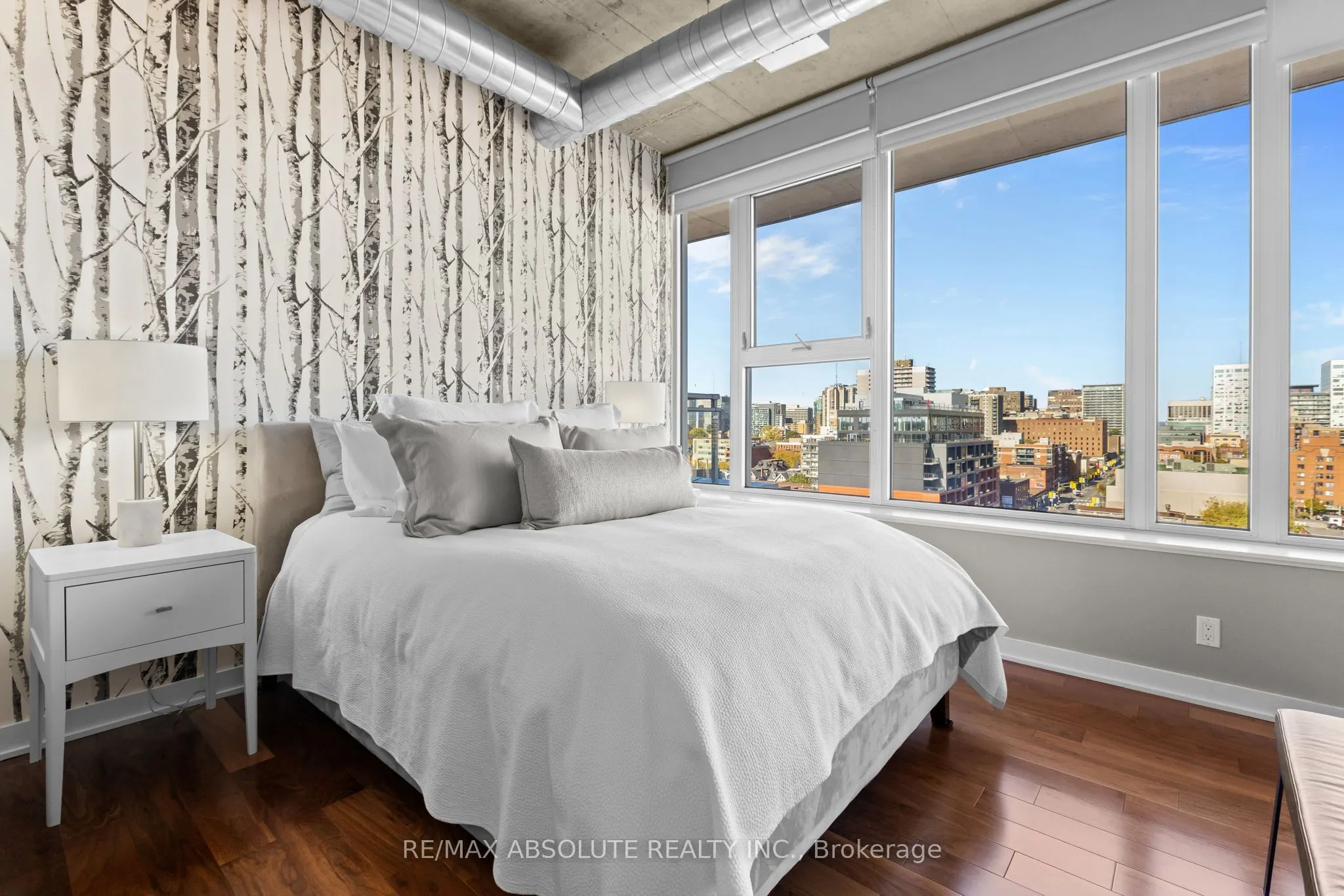 354 Gladstone Avenue, #906