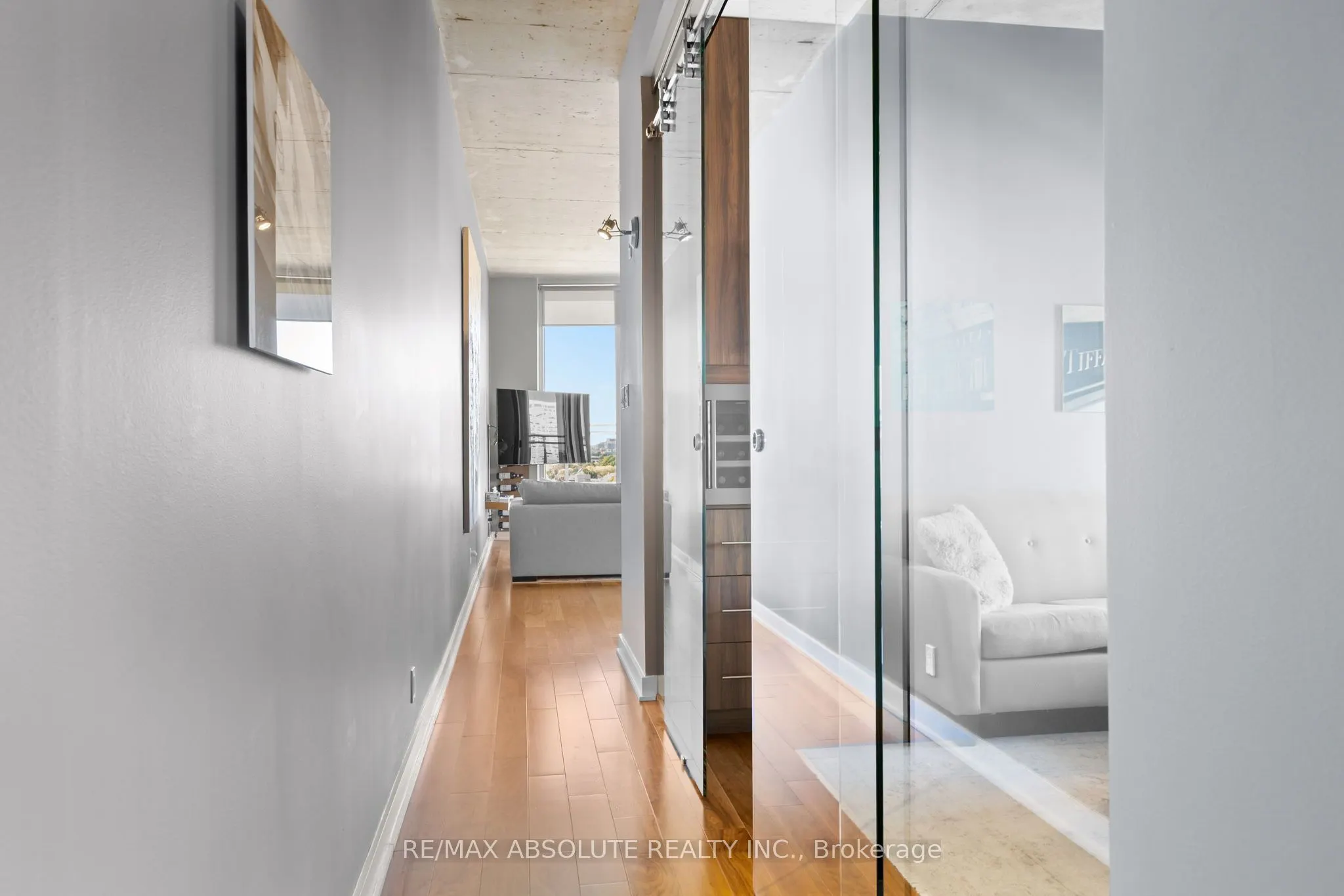 354 Gladstone Avenue, #906