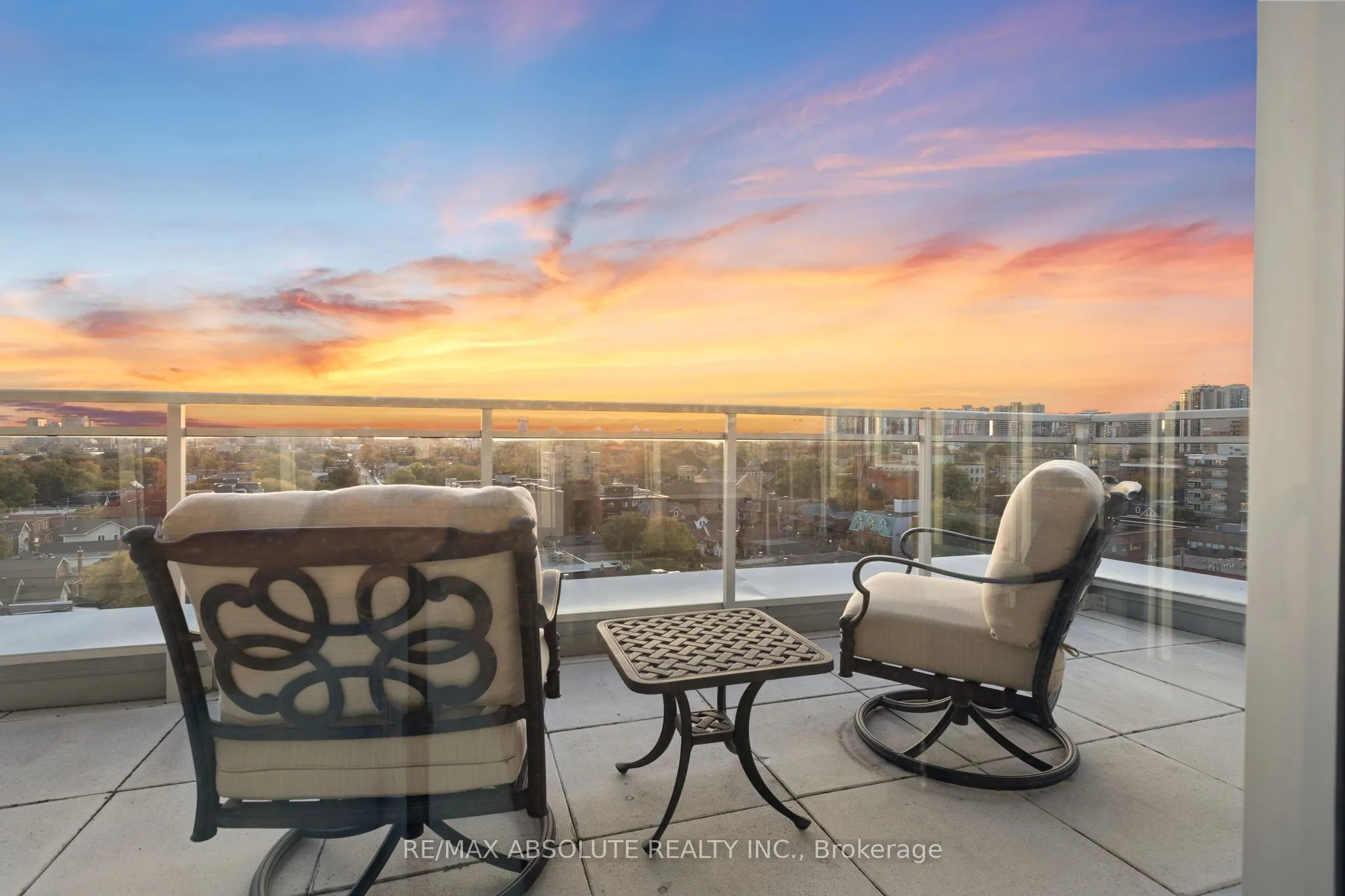354 Gladstone Avenue, #906