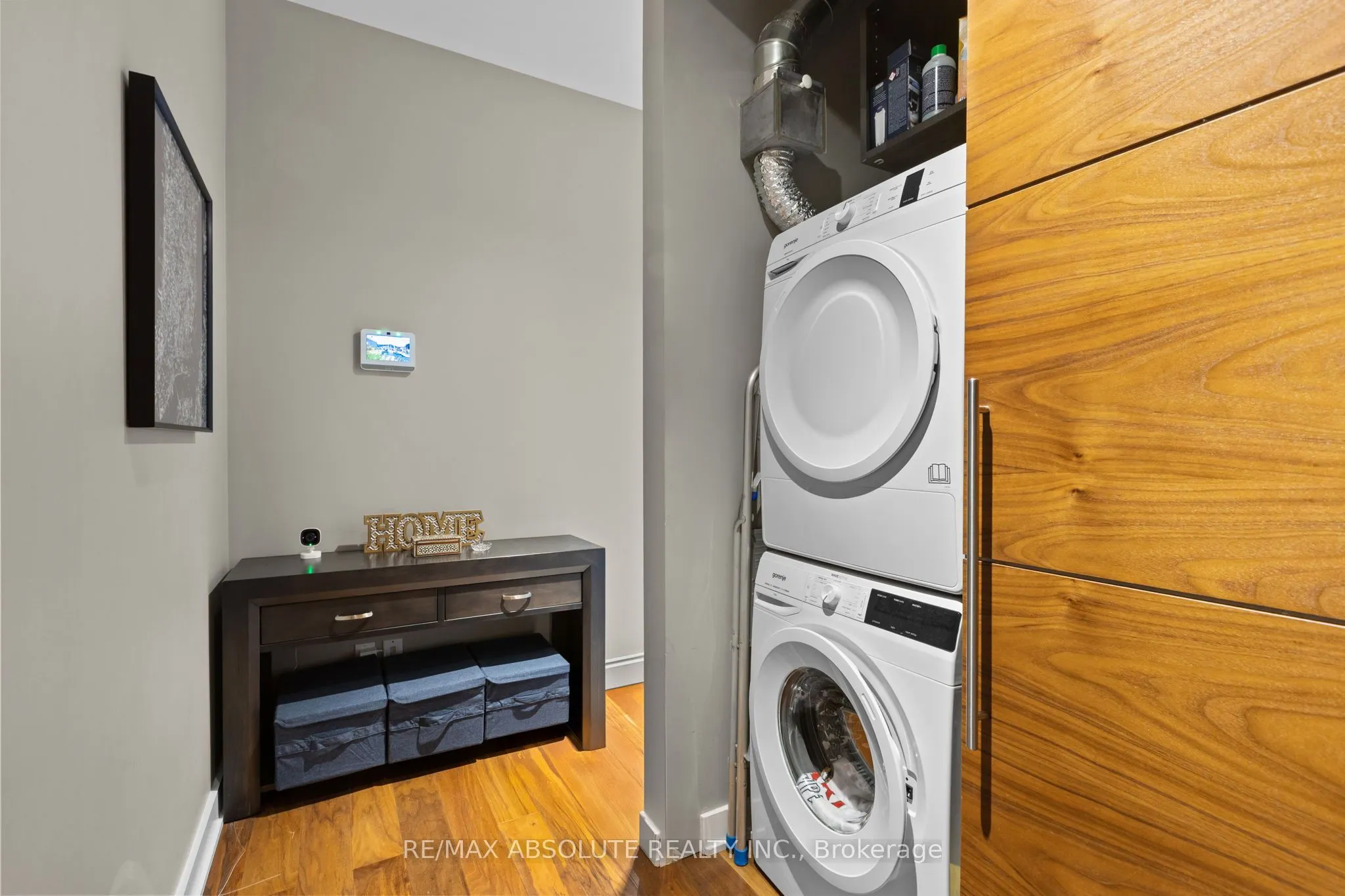 354 Gladstone Avenue, #906