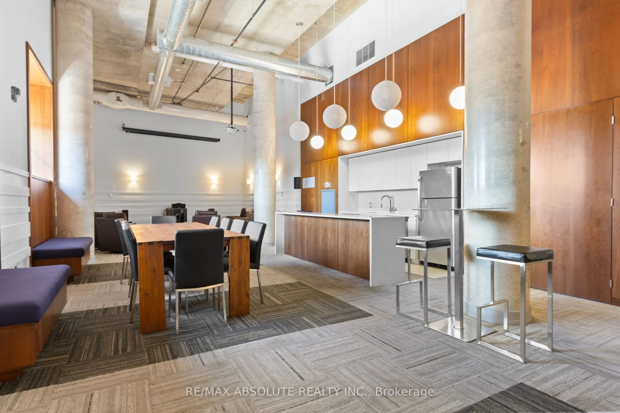 354 Gladstone Avenue, #906